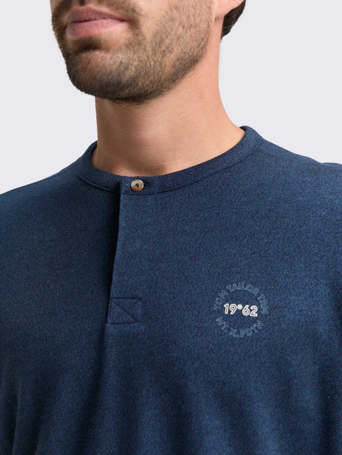 Henley Langarmshirt aus Baumwolle - real teal grindle structure - Detail-Model-Ansicht