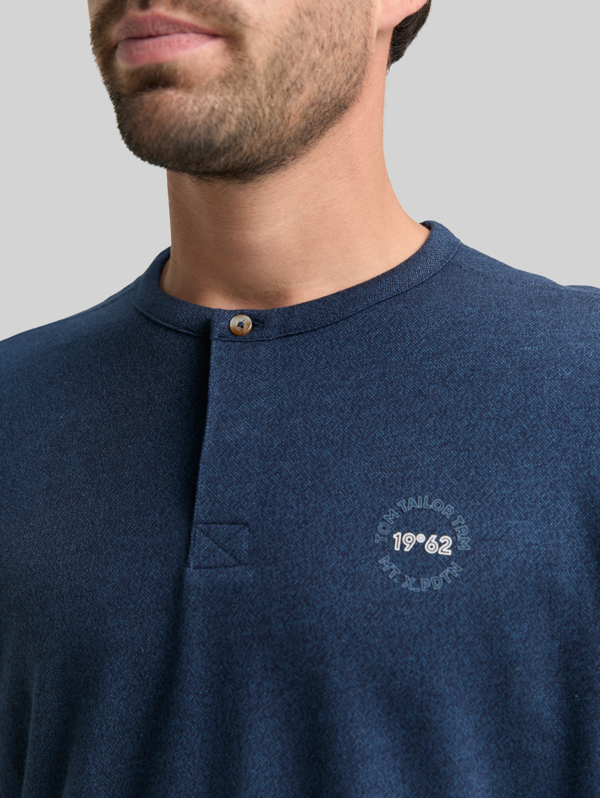 Henley Langarmshirt aus Baumwolle - real teal grindle structure - Detail-Model-Ansicht