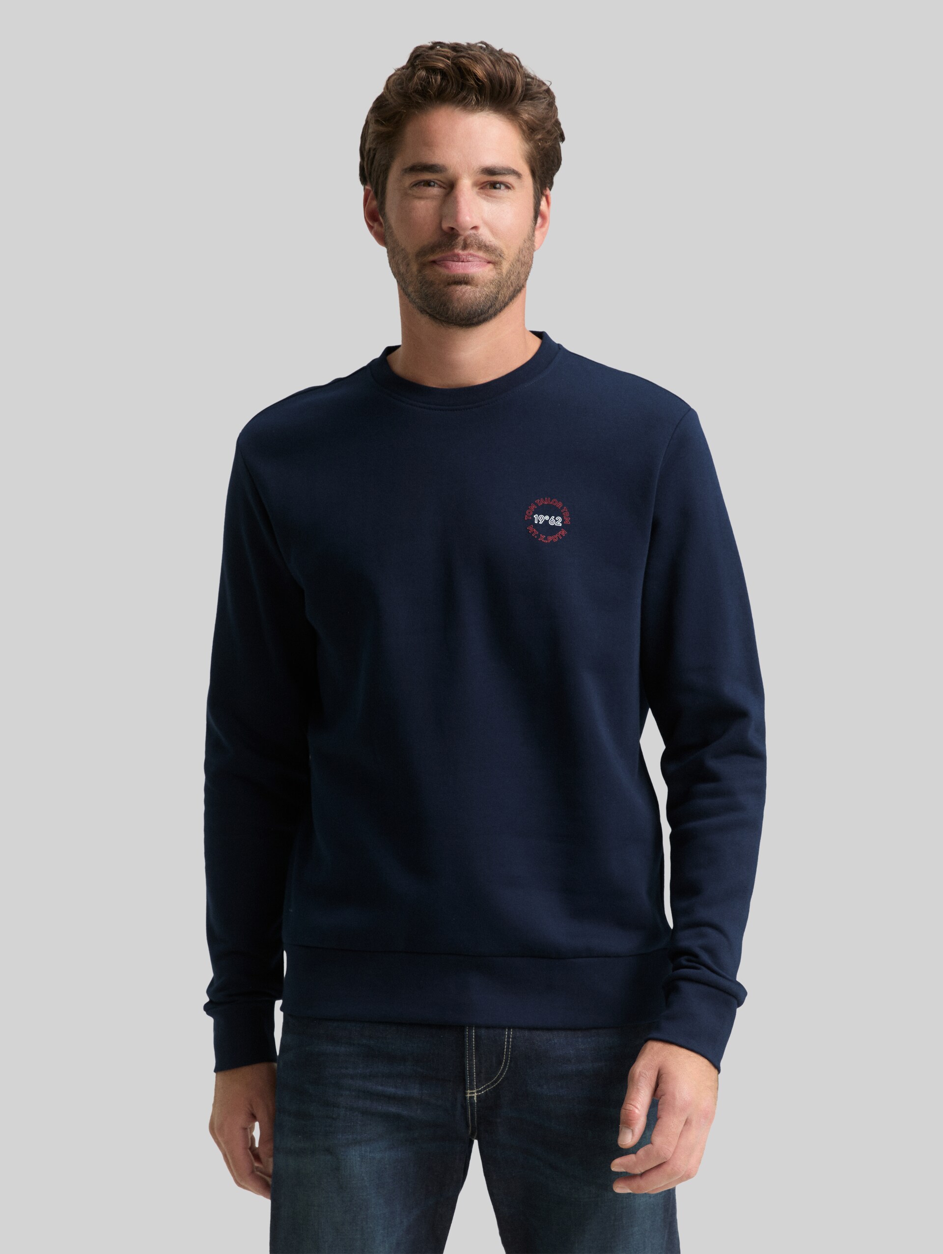 Sweatshirt with logo print - sky captain blue - Neckline model front view