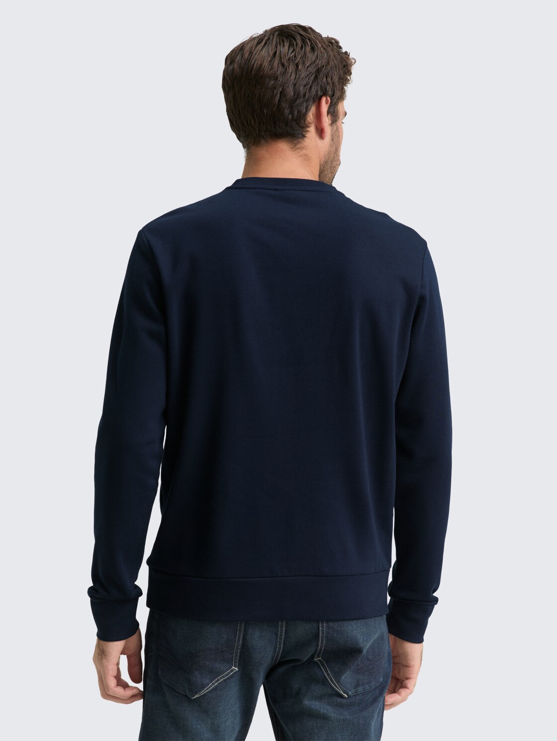 Sweatshirt mit Logo-Print - sky captain blue - Auschnitt Model-Rückansicht