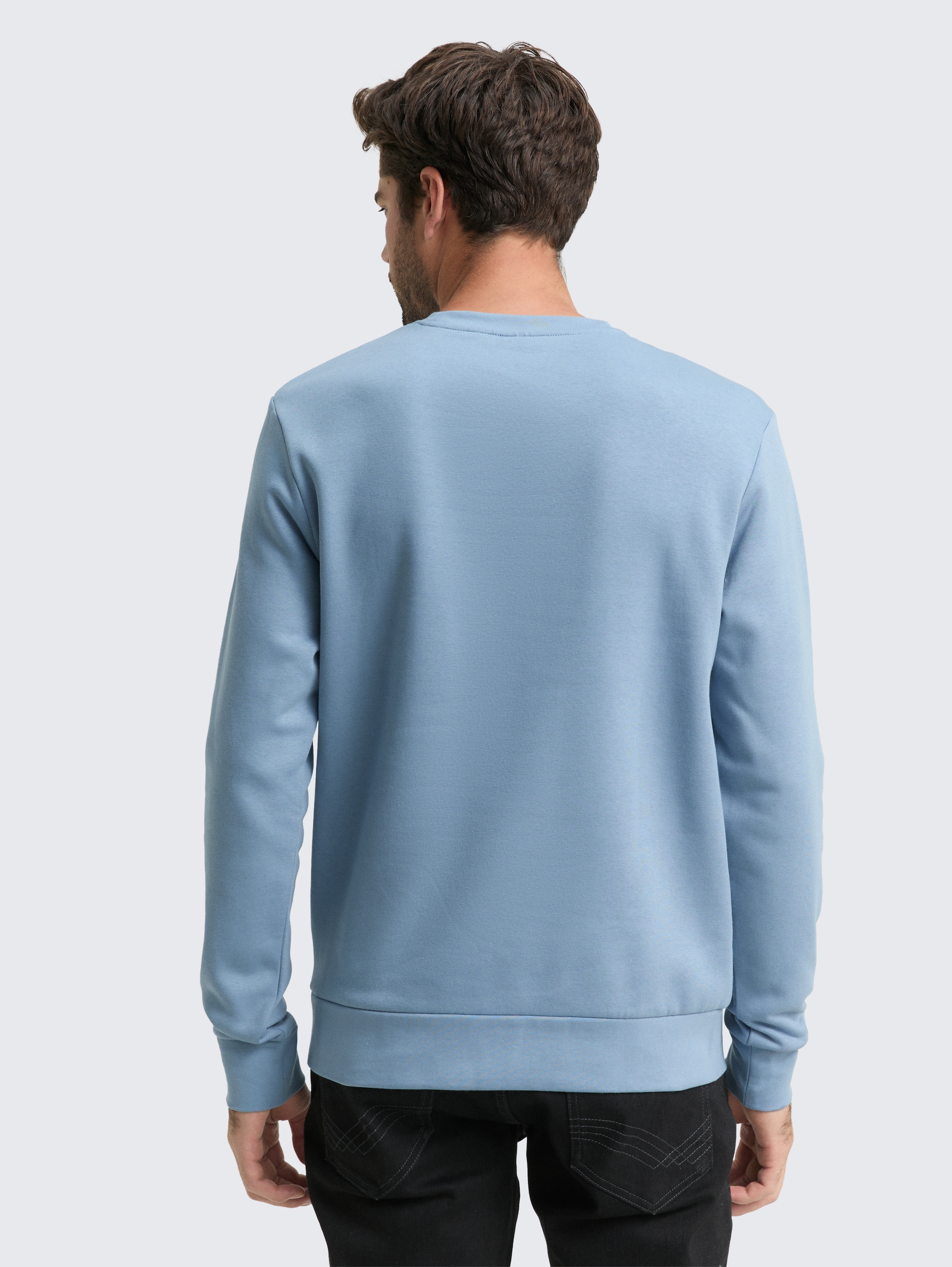 Sweatshirt mit Logo-Print - faded denim blue - Auschnitt Model-Rückansicht