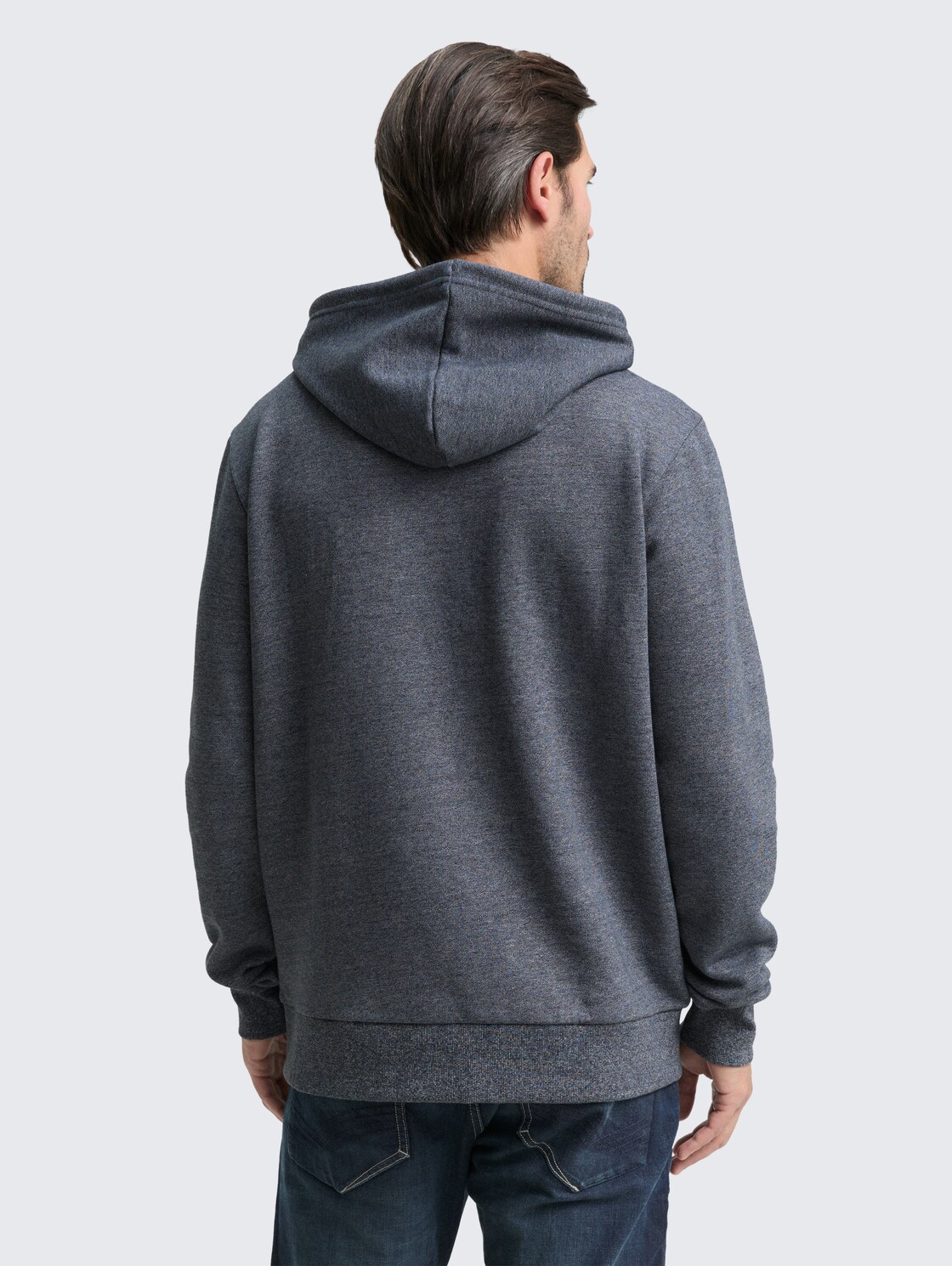 Hoodie Sweatshirt mit Logo-Badge - navy grindle structure - Auschnitt Model-Rückansicht