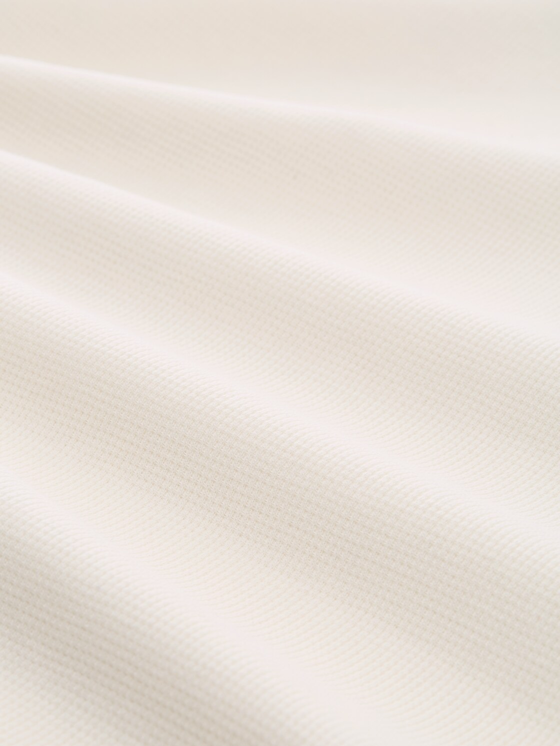 T-Shirt mit Waffelstruktur - Gardenia White - Material-Ansicht