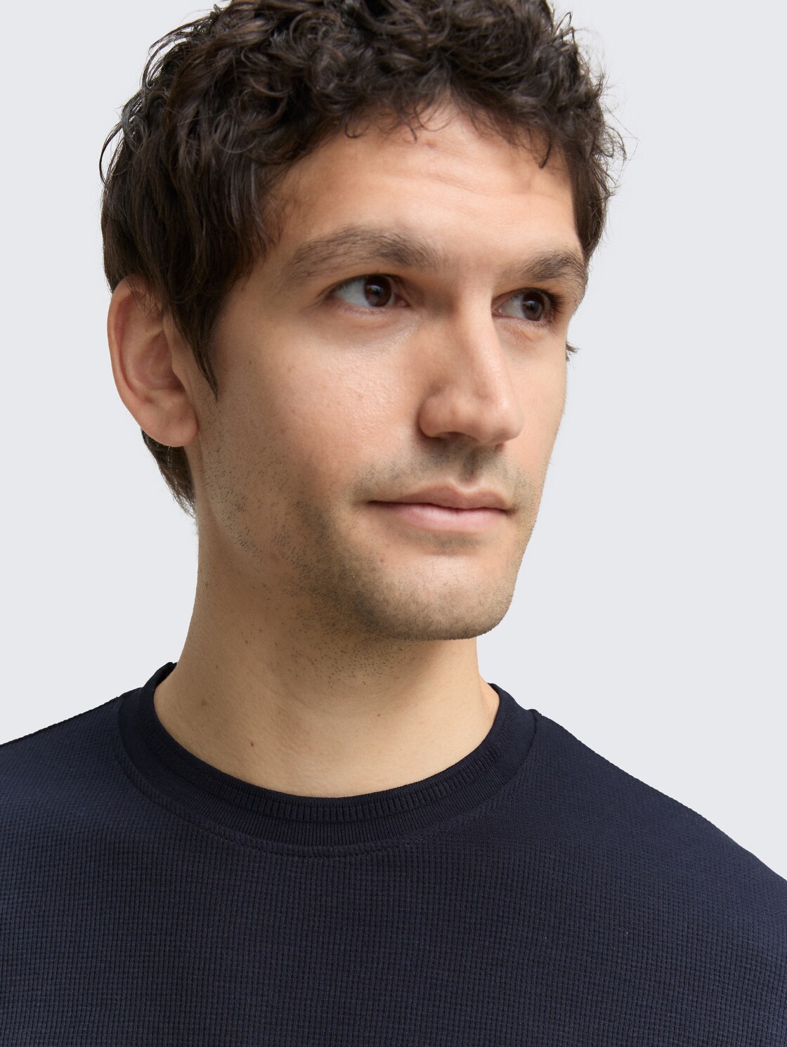 T-Shirt mit Waffelstruktur - sky captain blue - Detail-Model-Ansicht