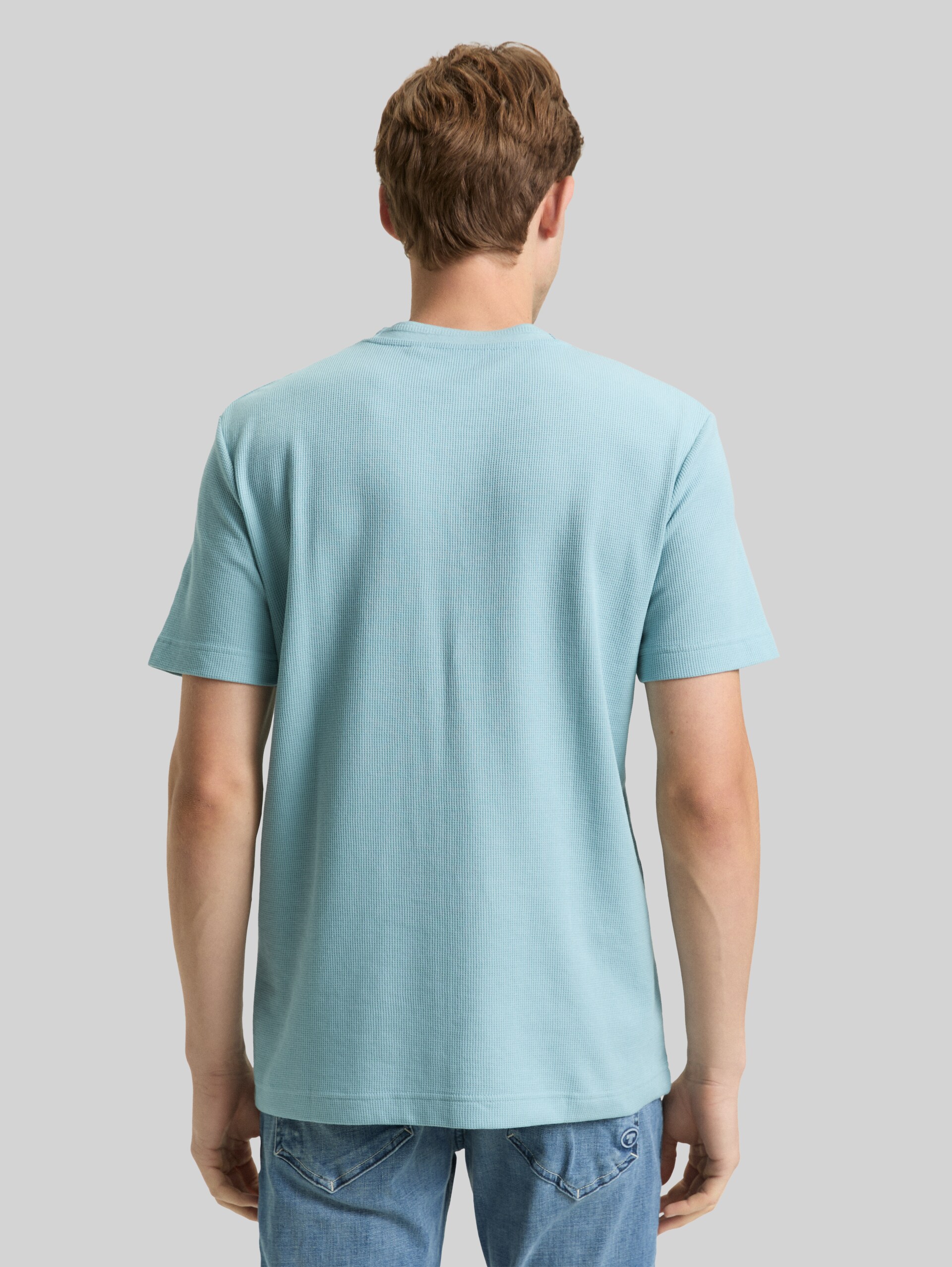 T-Shirt mit Waffelstruktur - tourmaline - Auschnitt Model-Rückansicht