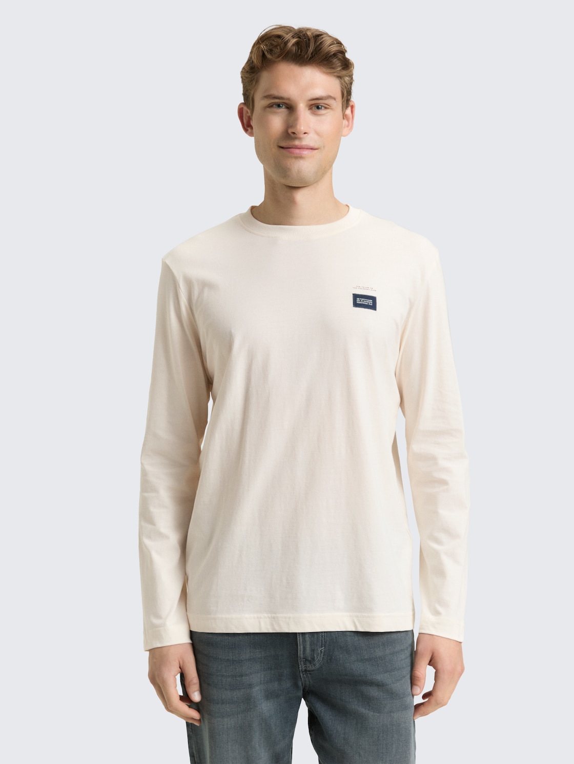 Langarmshirt aus Baumwolle - Gardenia White - Ausschnitt Model-Vorderansicht