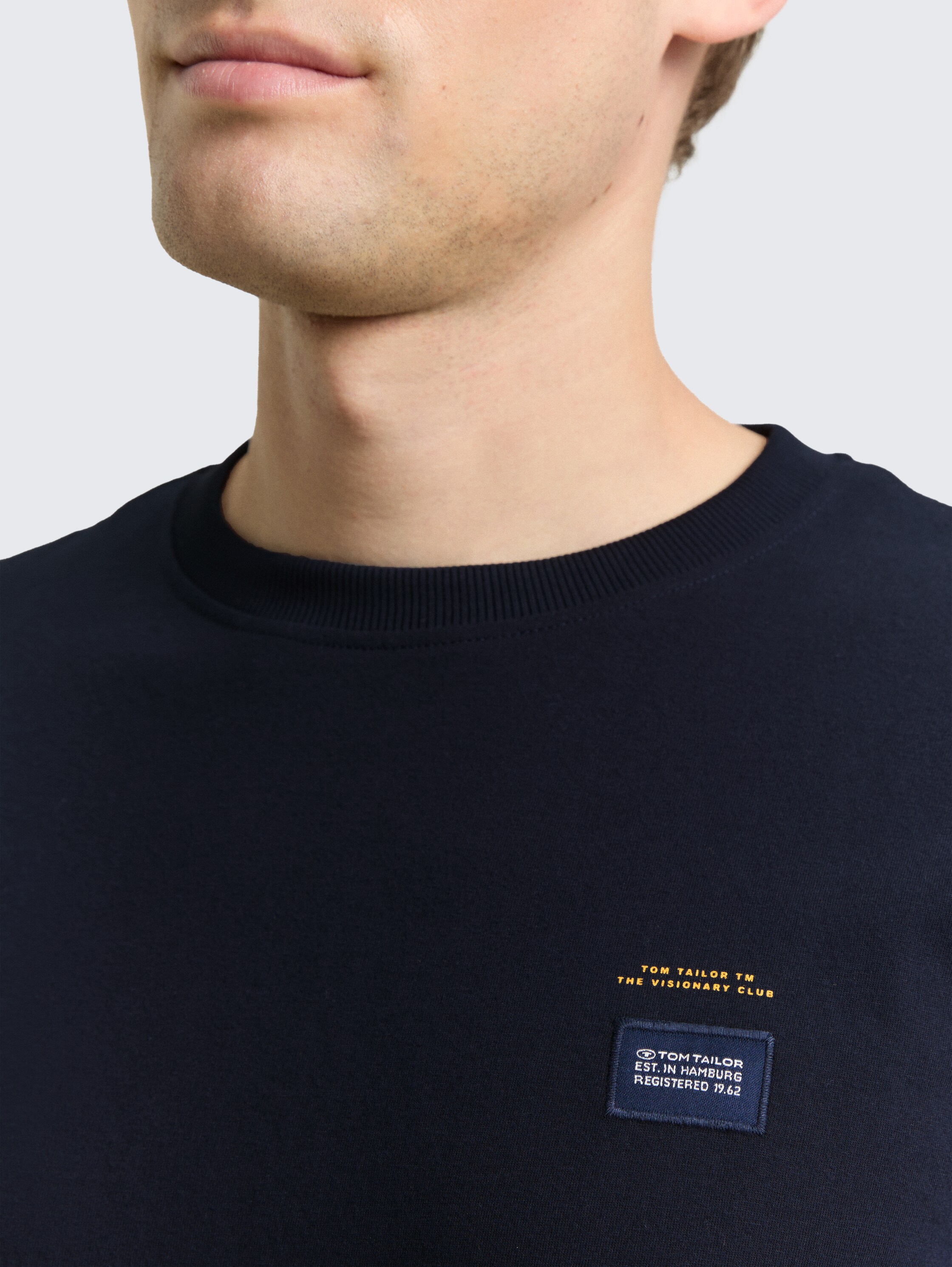 Langarmshirt aus Baumwolle - sky captain blue - Detail-Model-Ansicht