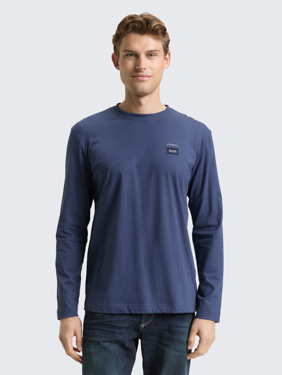 Langarmshirt aus Baumwolle - ocean blue - Ausschnitt Model-Vorderansicht