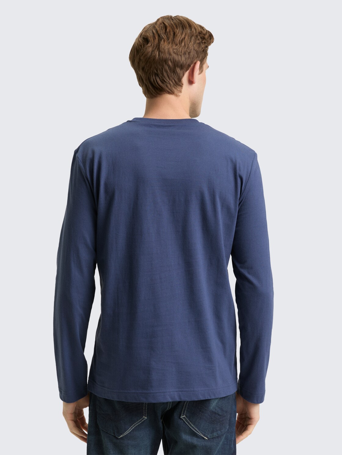 Langarmshirt aus Baumwolle - ocean blue - Auschnitt Model-Rückansicht