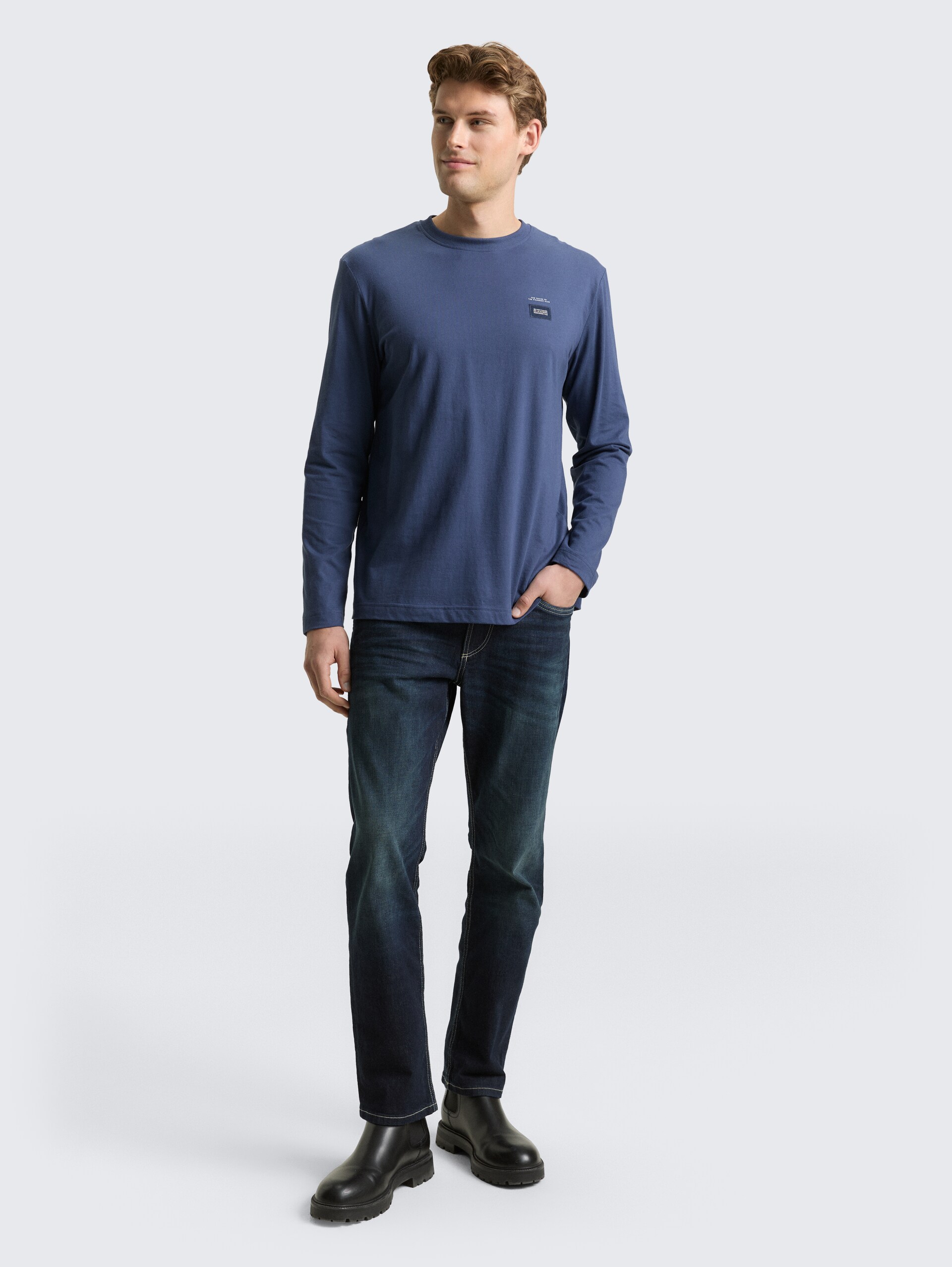 Langarmshirt aus Baumwolle - ocean blue - Model-Vorderansicht