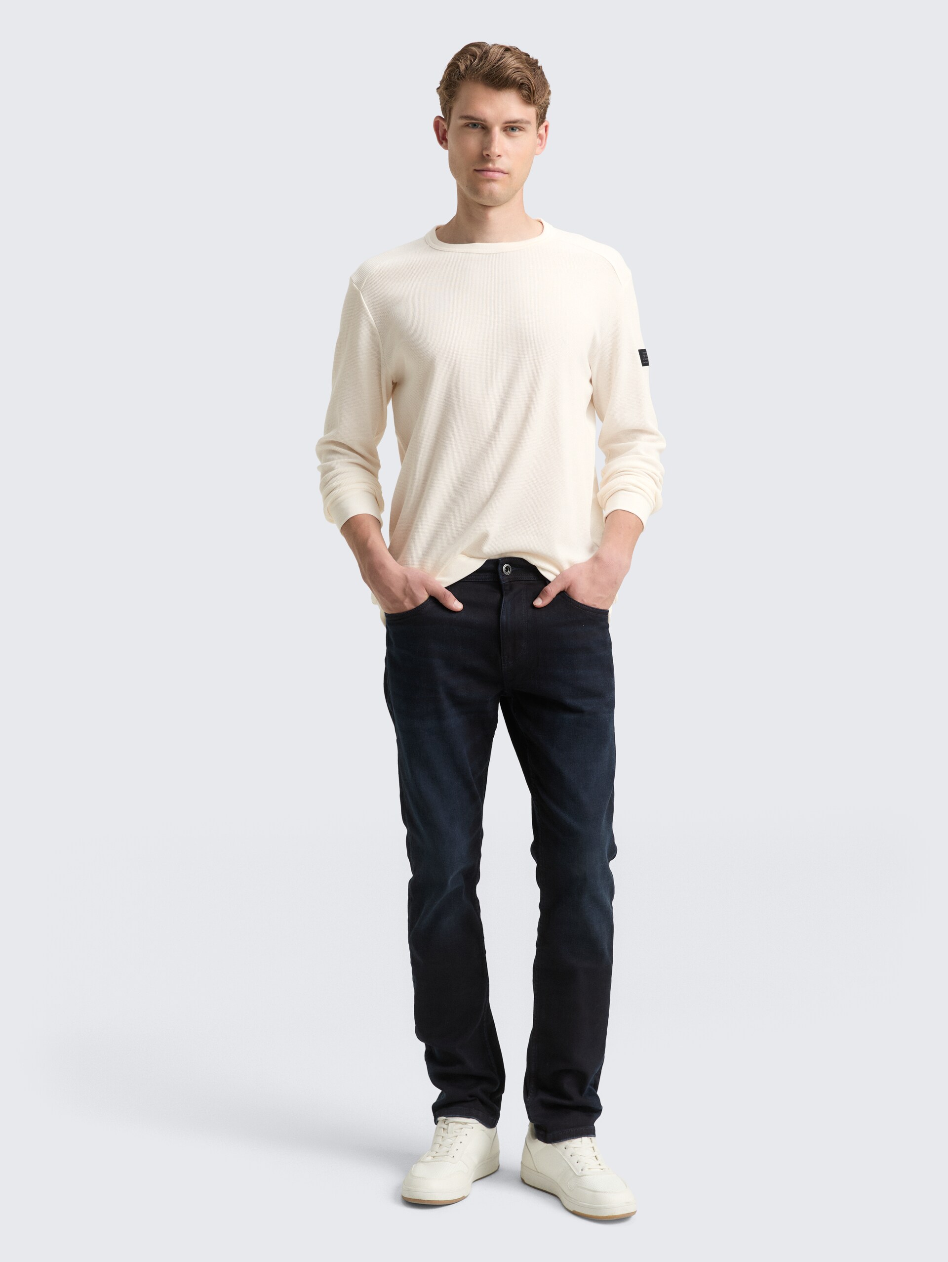 Langarmshirt mit Waffelstruktur - Gardenia White - Model-Vorderansicht