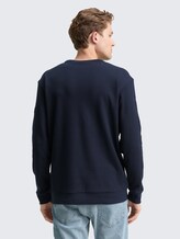 Top à manches longues avec texture gaufrée - sky captain blue - Découpe Vue arrière du modèle