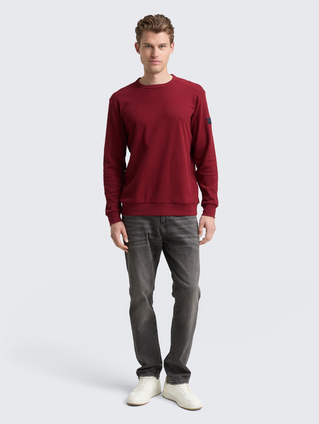 Langarmshirt mit Waffelstruktur - Cabarnet Bordeaux Red - Model-Vorderansicht