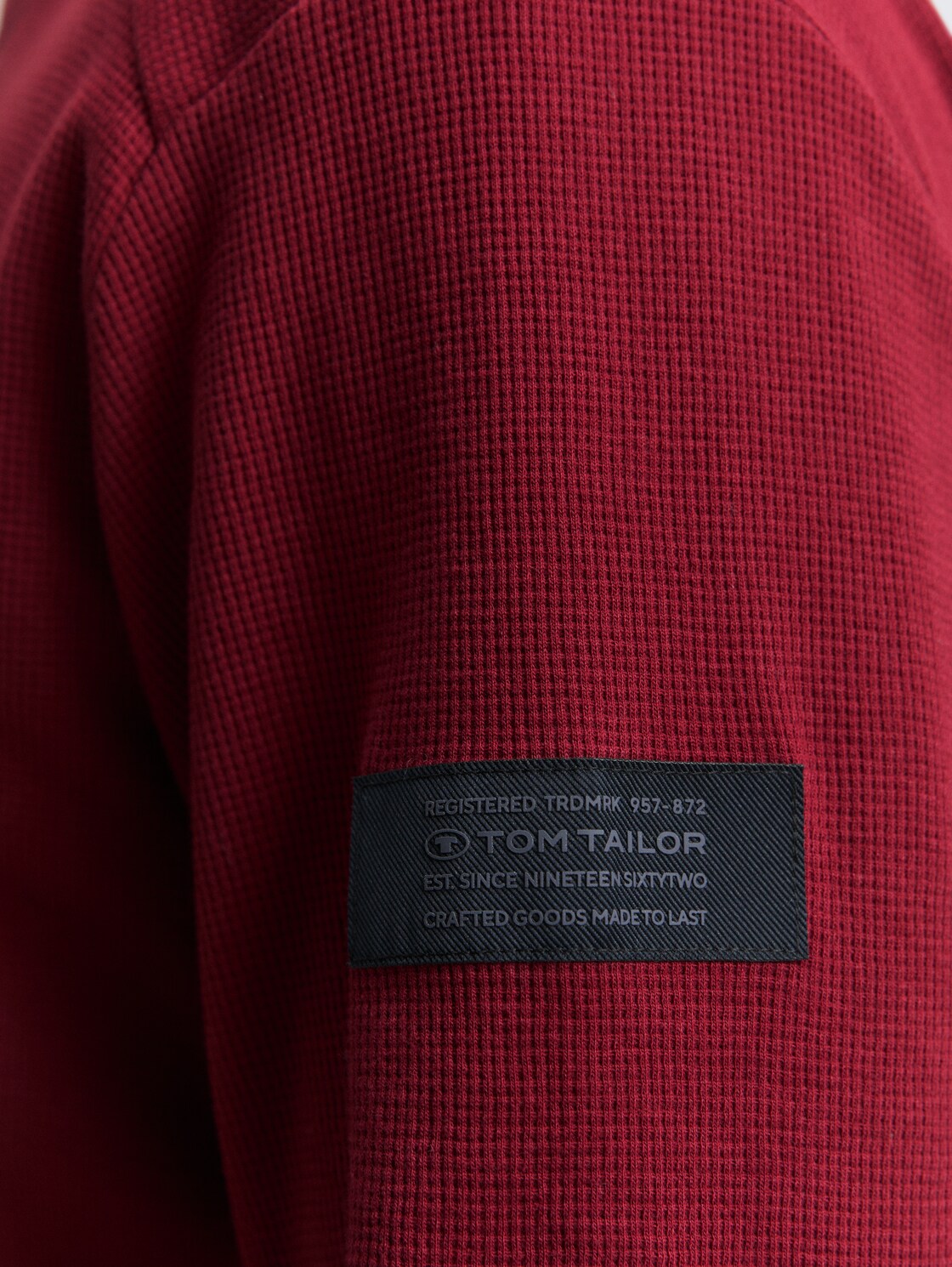 Langarmshirt mit Waffelstruktur - Cabarnet Bordeaux Red - Detail-Model-Ansicht