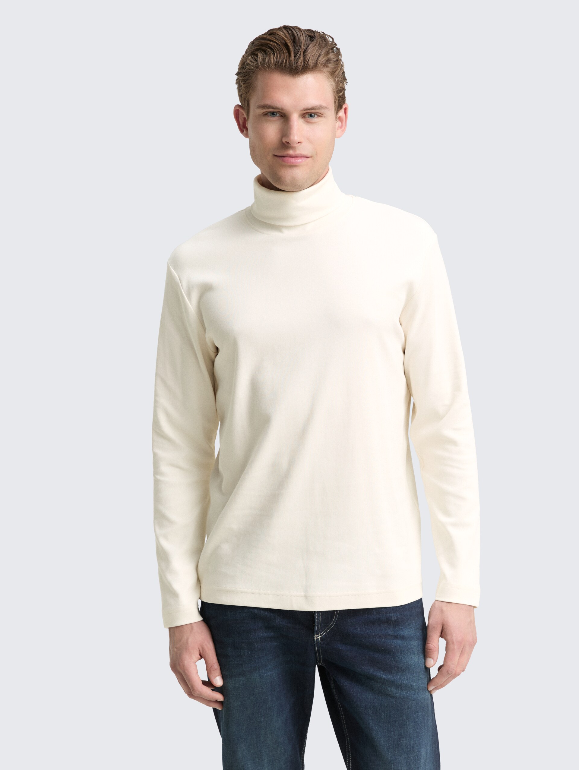 Basic Rollkragenshirt - Gardenia White - Ausschnitt Model-Vorderansicht
