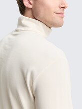 Basic Rollkragenshirt - Gardenia White - Detail-Model-Ansicht