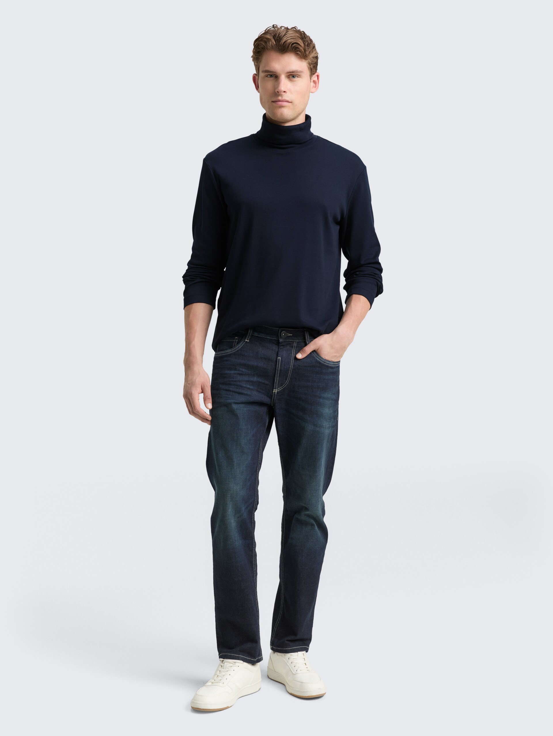 Basic Rollkragenshirt - sky captain blue - Model-Vorderansicht