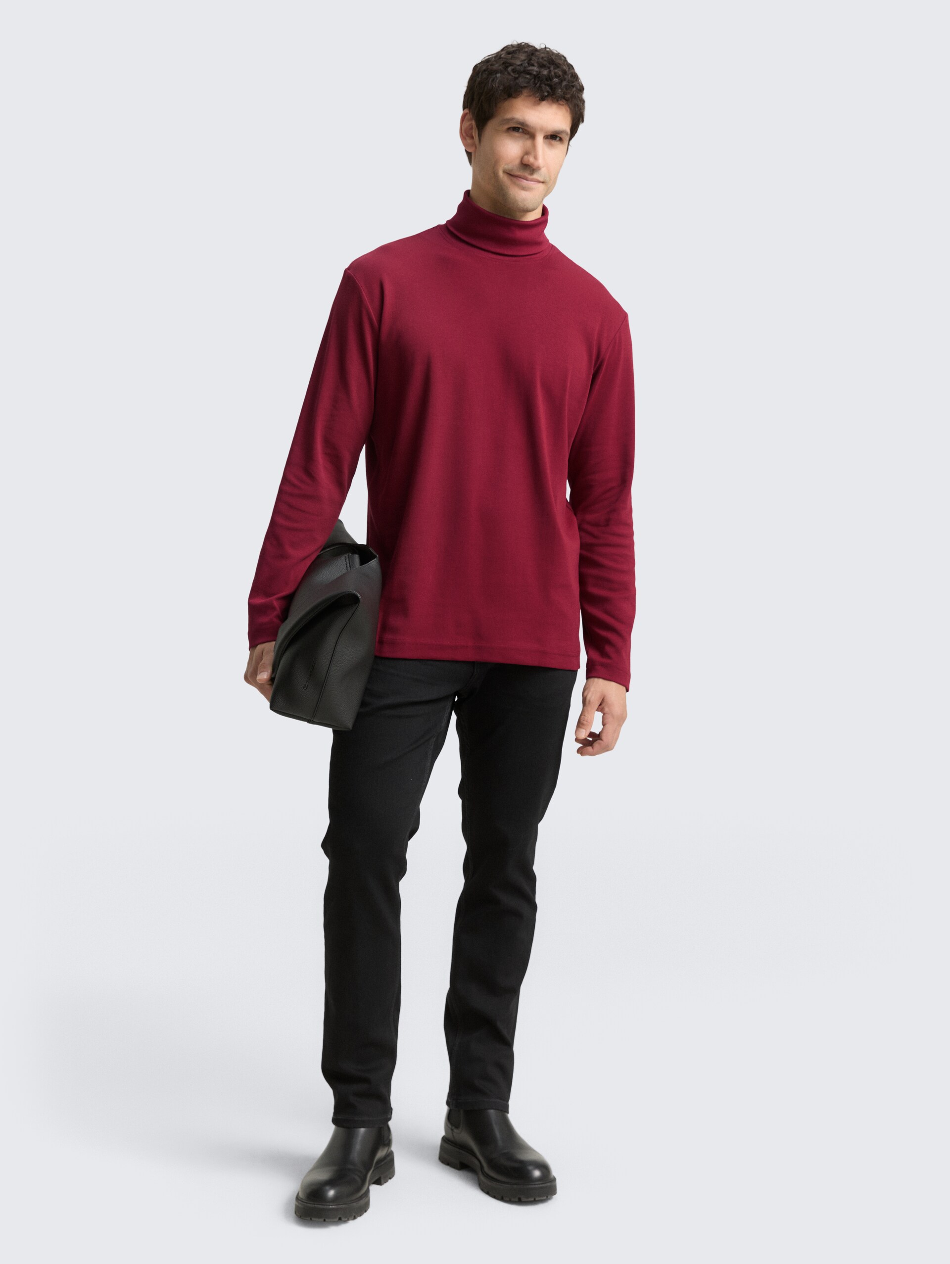 Basic Rollkragenshirt - Cabarnet Bordeaux Red - Model-Vorderansicht