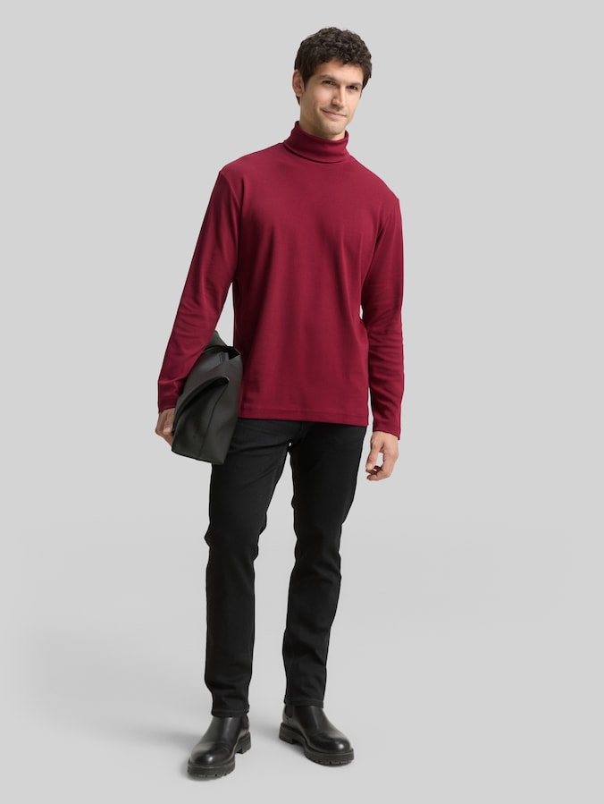 Basic turtleneck by Men, Cabarnet Bordeaux Red