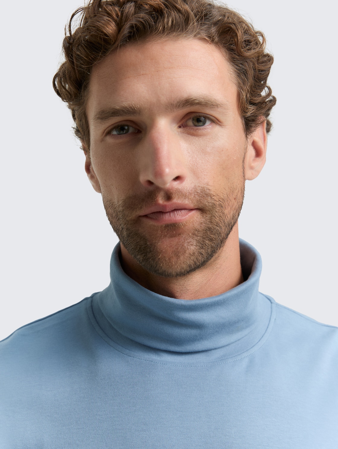 Basic Rollkragenshirt - faded denim blue - Detail-Model-Ansicht