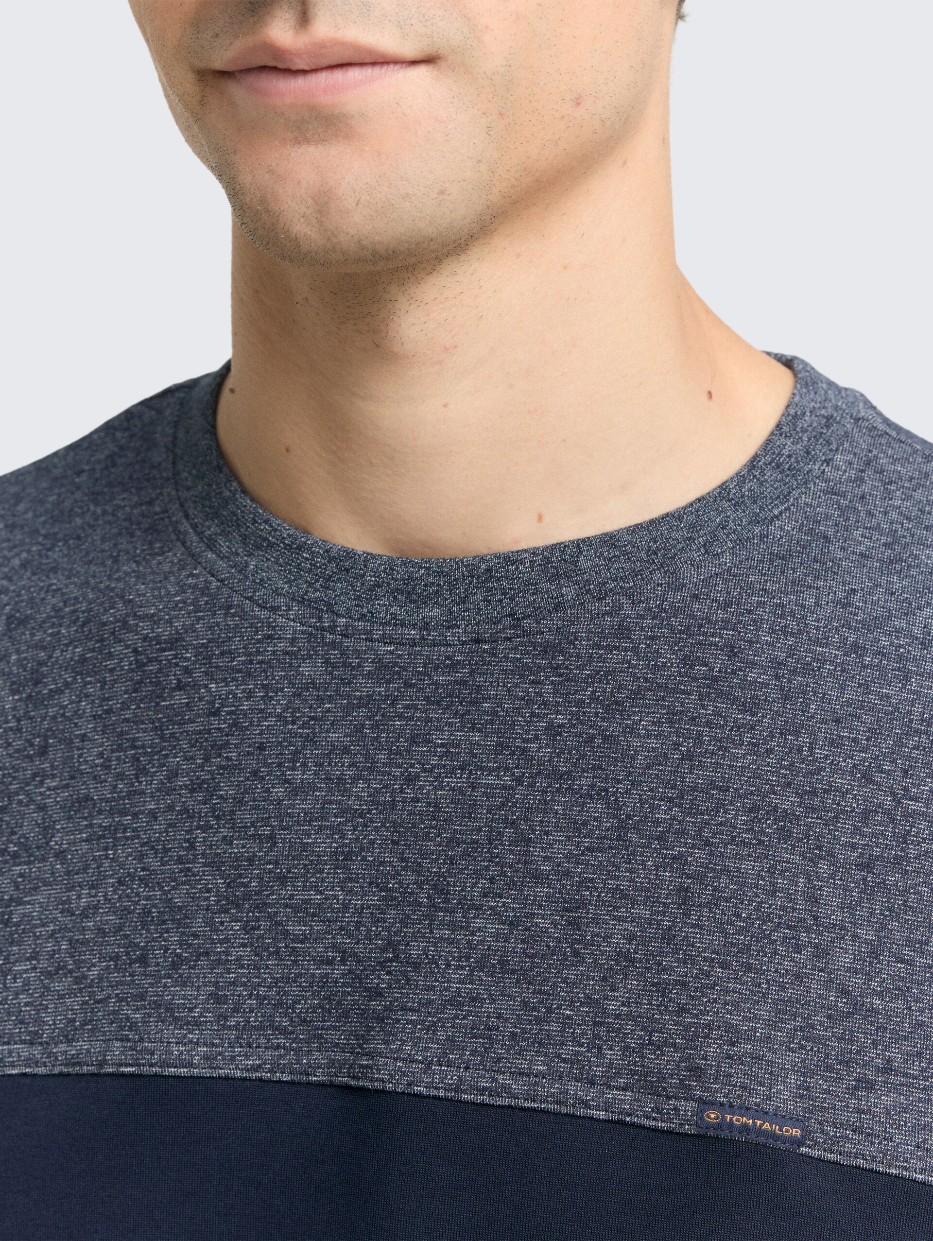 Crewneck Sweatshirt mit Struktur-Mix - sky captain blue - Detail-Model-Ansicht