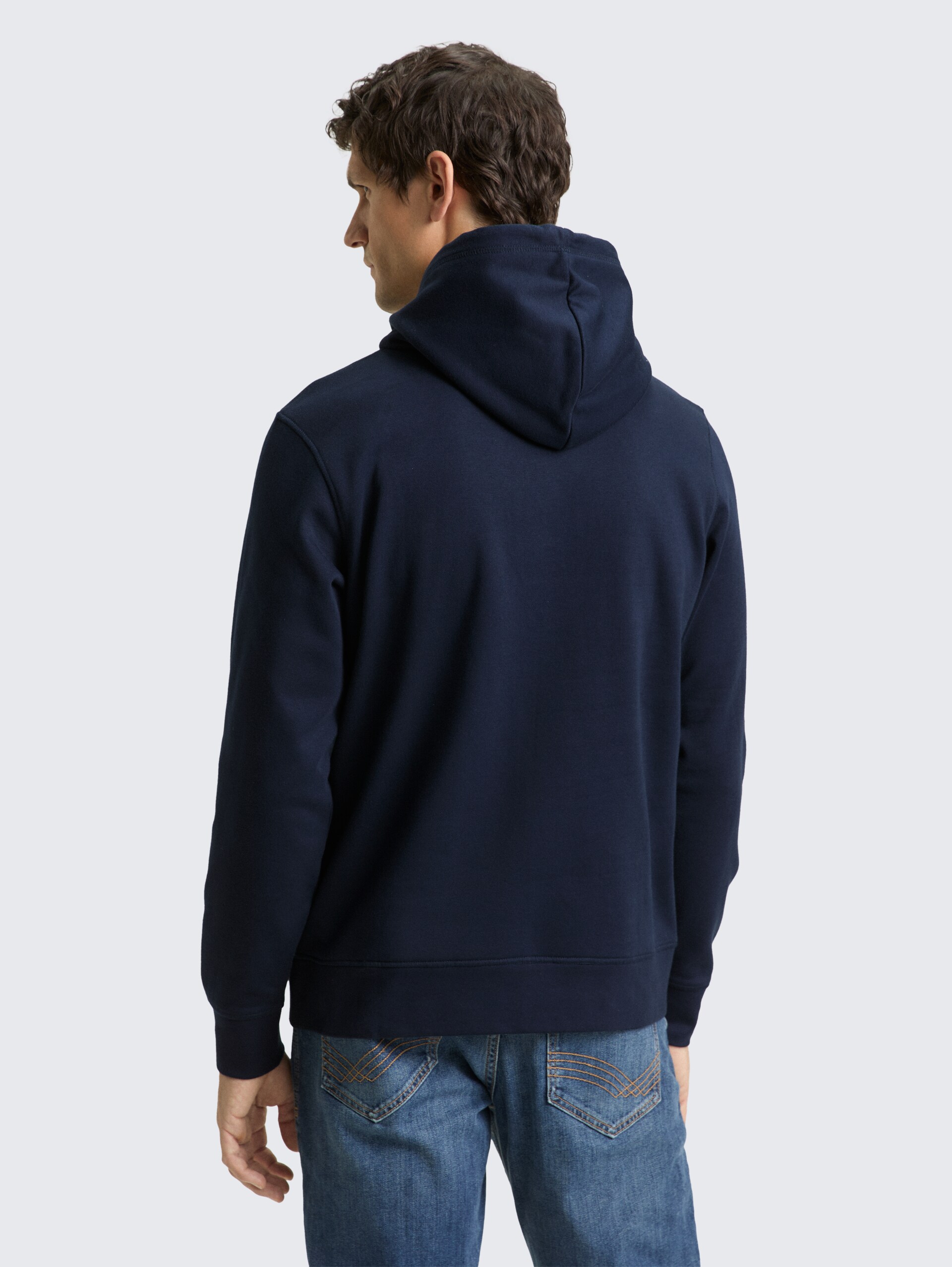Hoodie Sweatshirt - sky captain blue - Auschnitt Model-Rückansicht