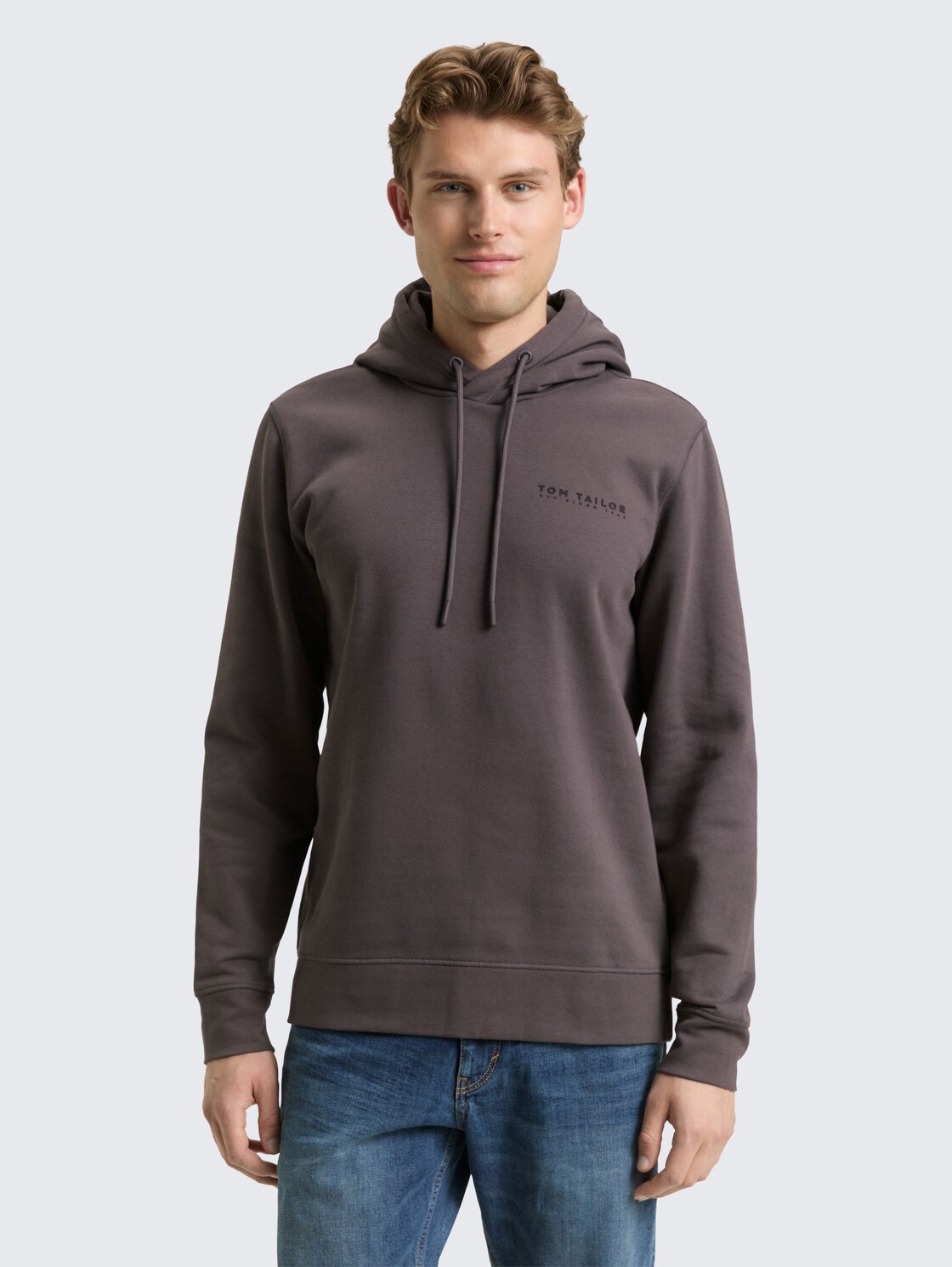 Hoodie Sweatshirt - Tarmac Grey - Ausschnitt Model-Vorderansicht