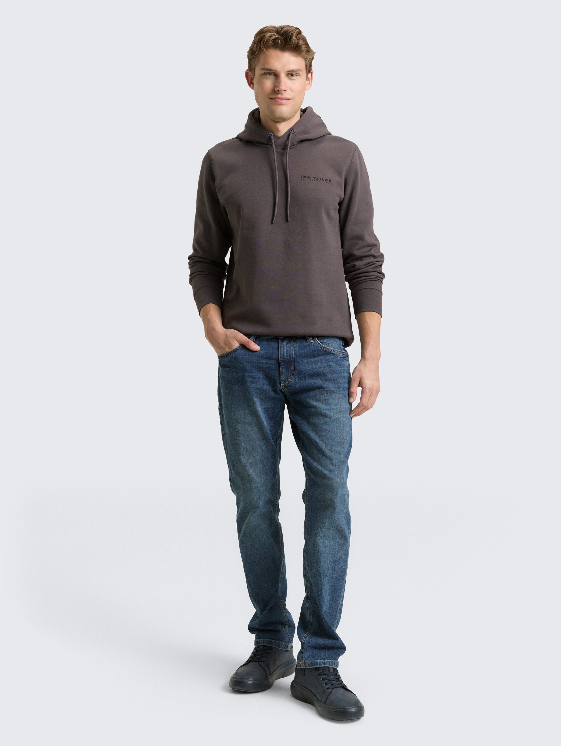 Hoodie Sweatshirt - Tarmac Grey - Model-Vorderansicht