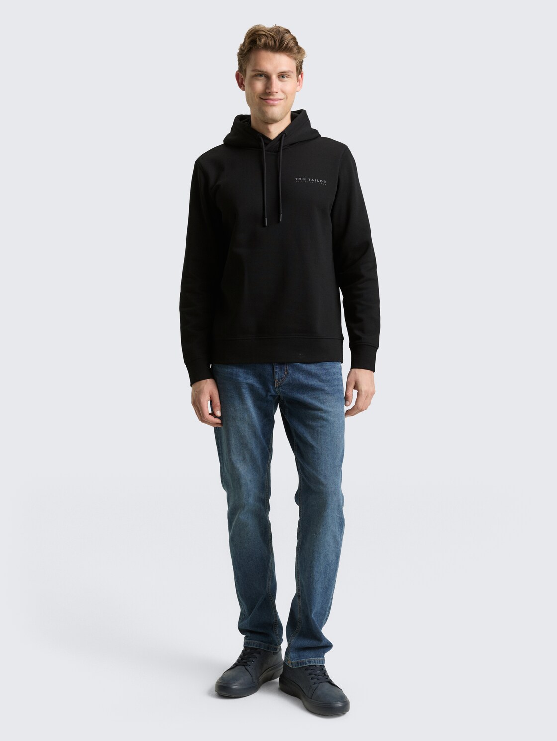 Hoodie Sweatshirt - Black - Model-Vorderansicht