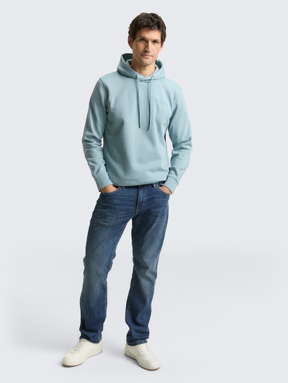 Hoodie Sweatshirt - tourmaline - Model-Vorderansicht