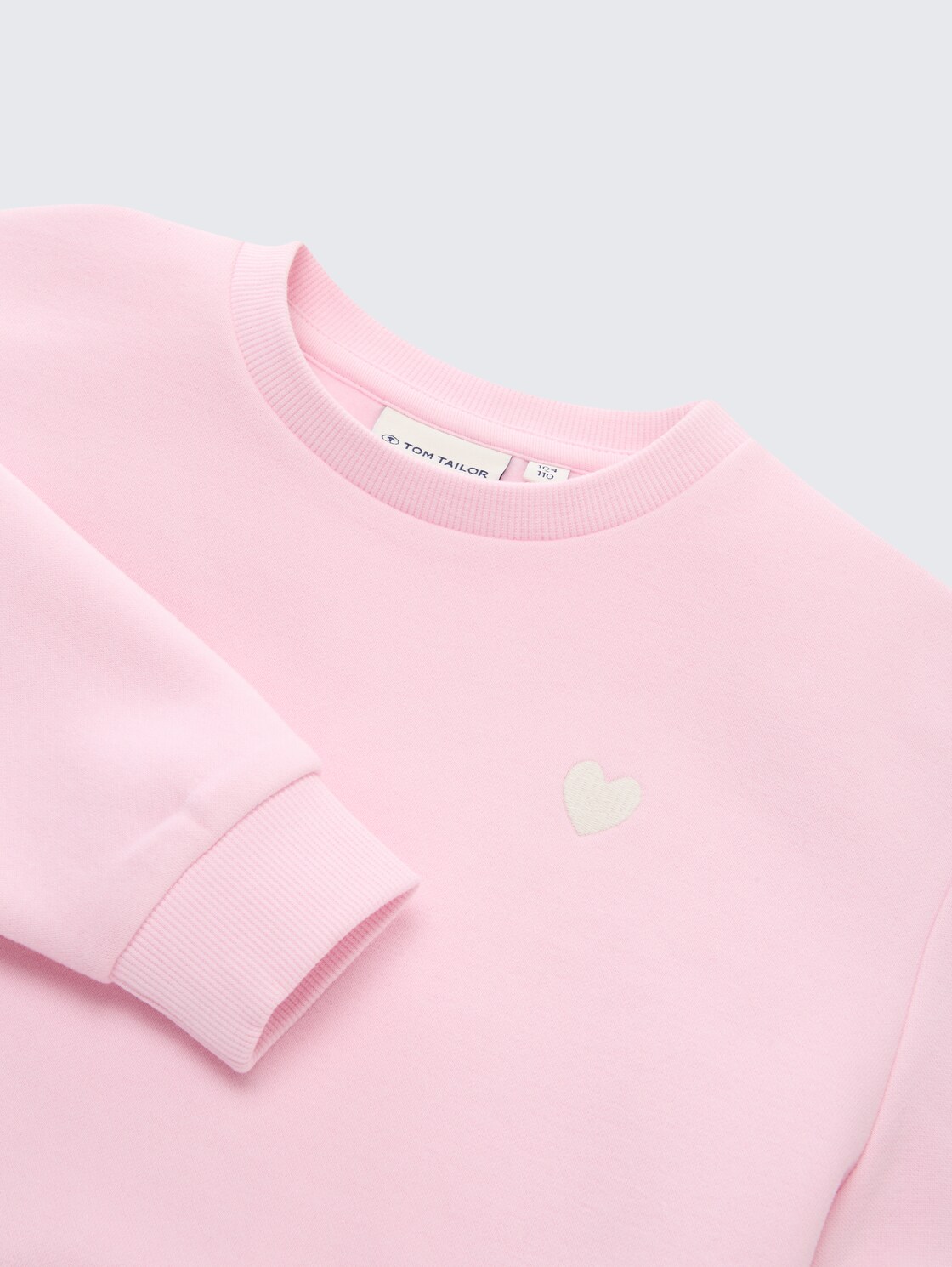 Oversize Sweatshirt mit Stickerei - Peachskin - Detail-Model-Ansicht