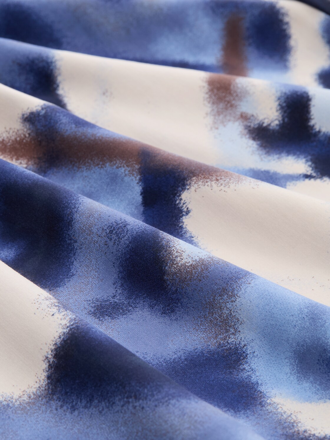 Bluse mit Muster - blue blurry argyle - Material-Ansicht