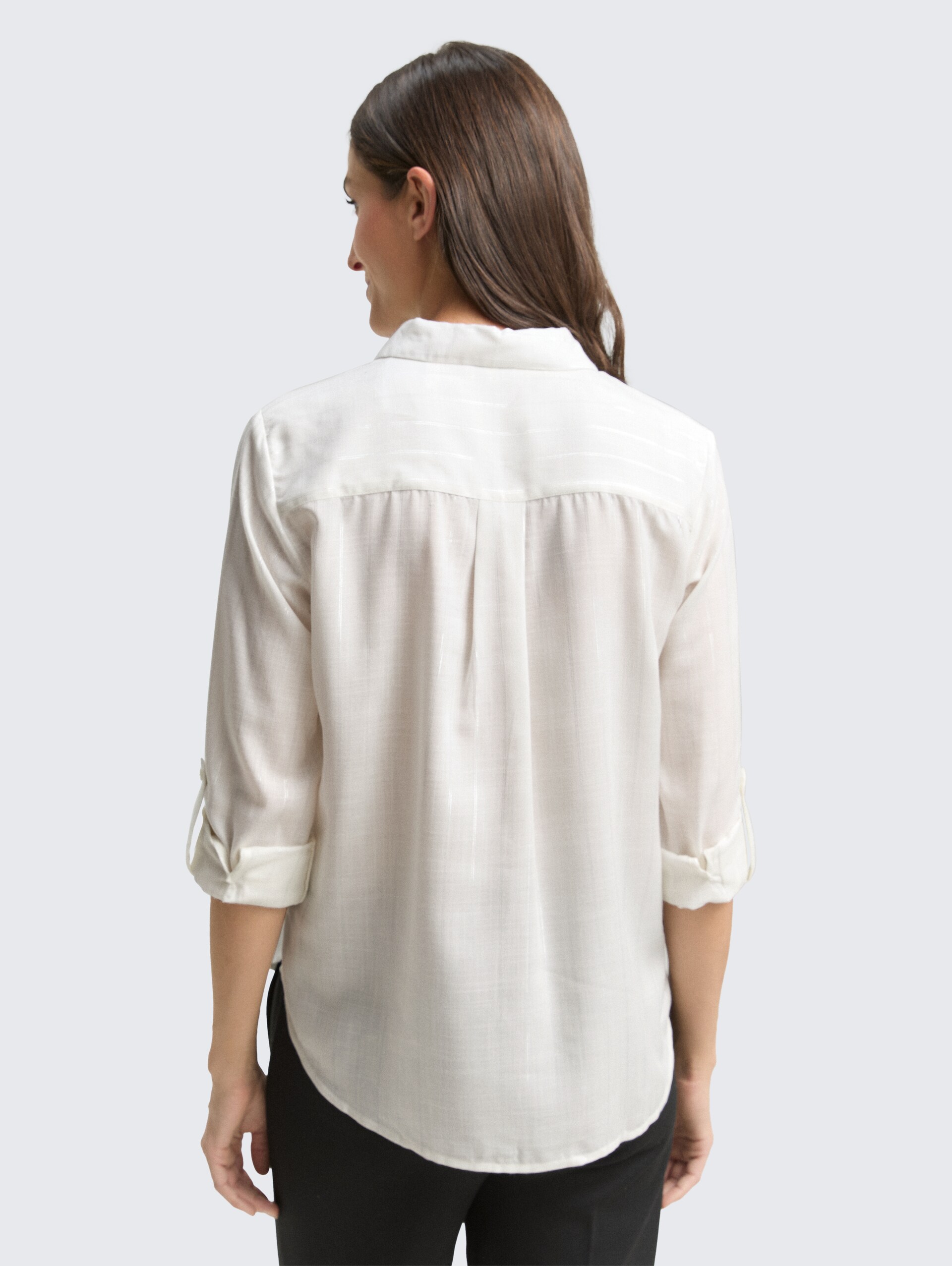 Bluse mit Streifen in Glitzer-Optik - white pinstripe with lurex - Auschnitt Model-Rückansicht