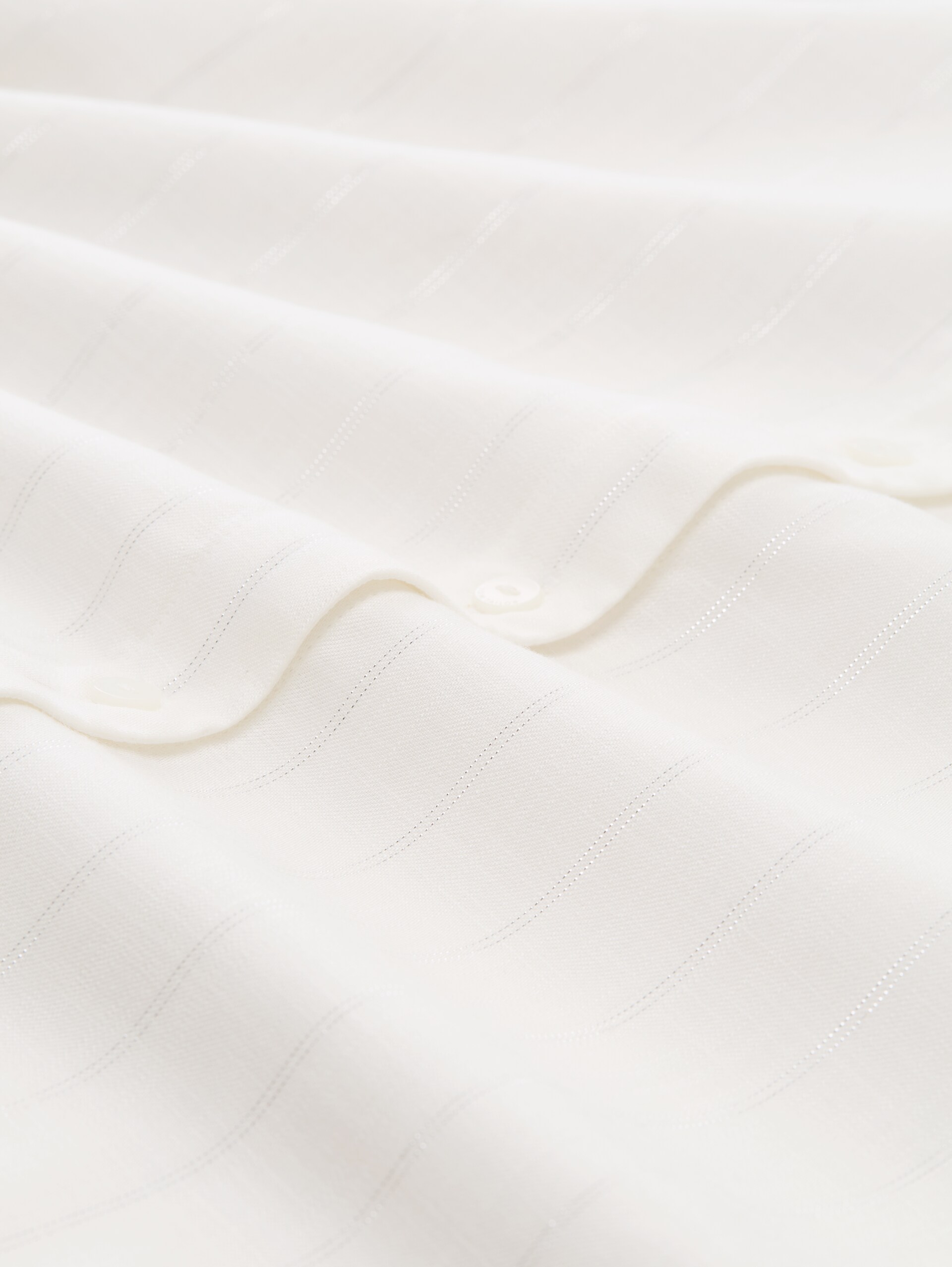 Bluse mit Streifen in Glitzer-Optik - white pinstripe with lurex - Material-Ansicht