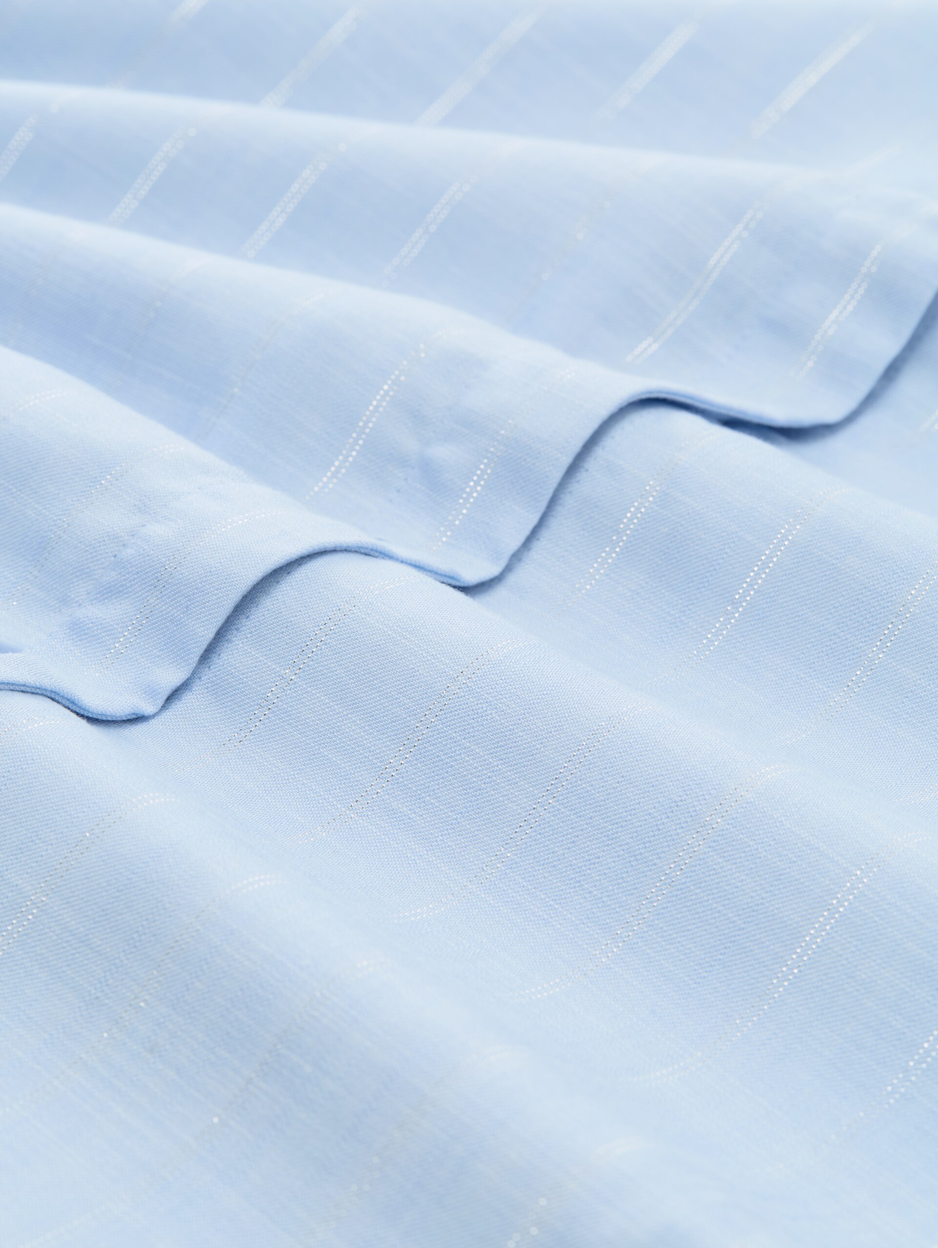 Bluse mit Streifen in Glitzer-Optik - blue pinstripe with lurex - Material-Ansicht