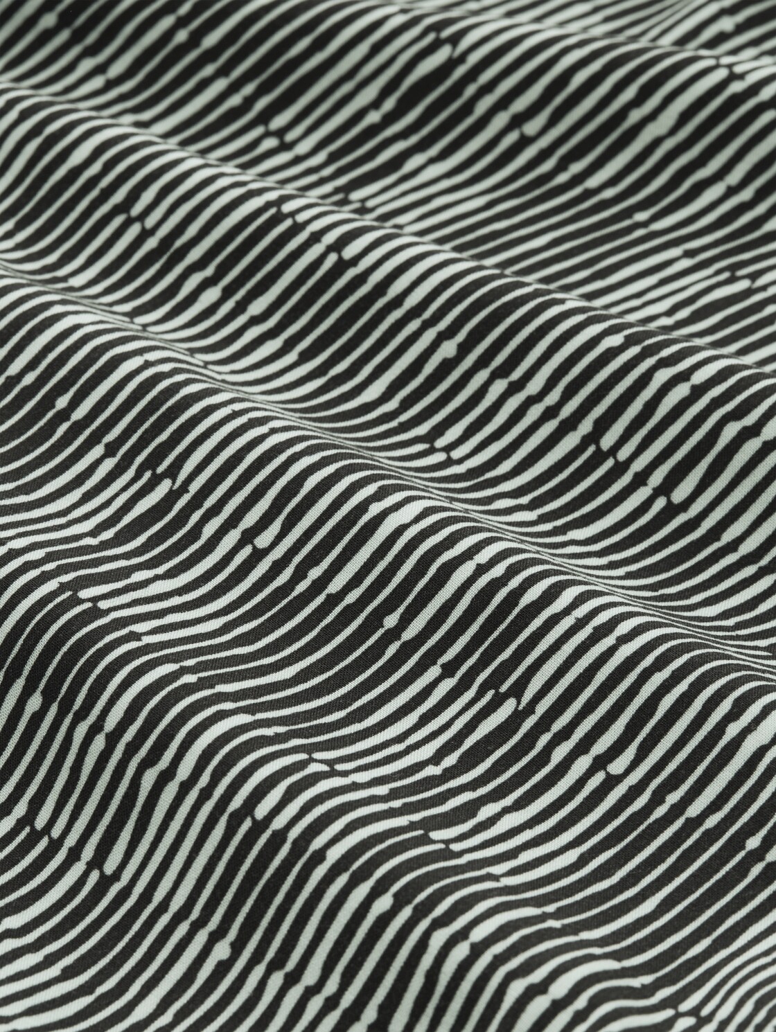 Bluse mit Muster - irregular moss graphic design - Material-Ansicht