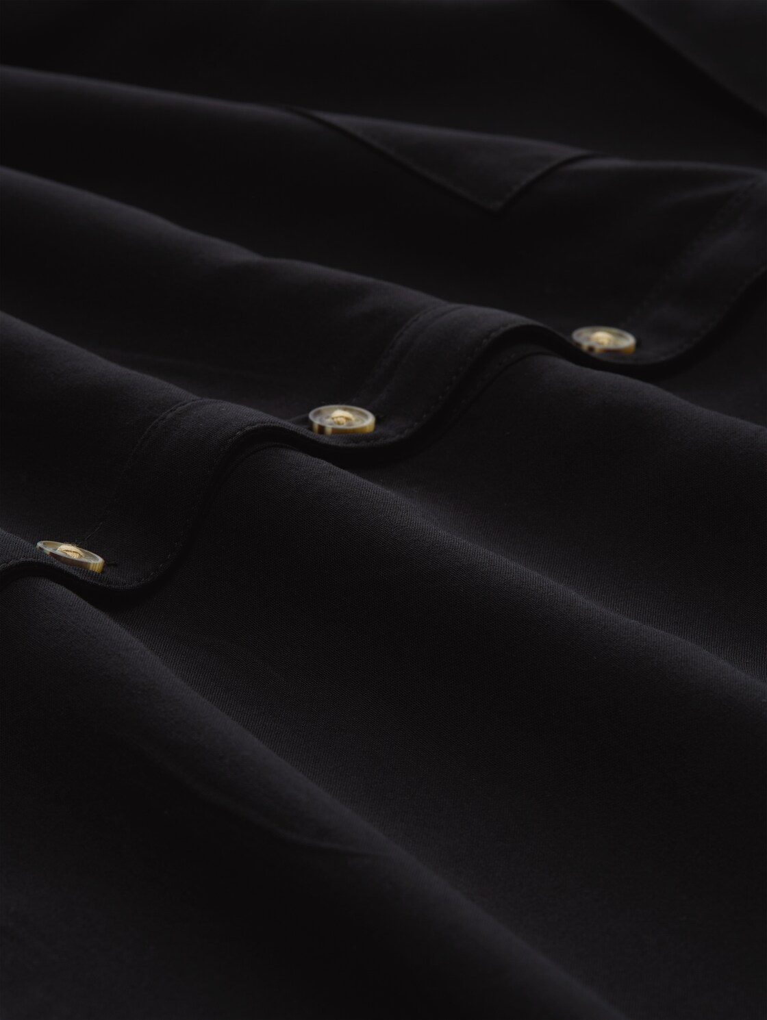 Hemdbluse mit Brusttaschen - deep black - Material-Ansicht