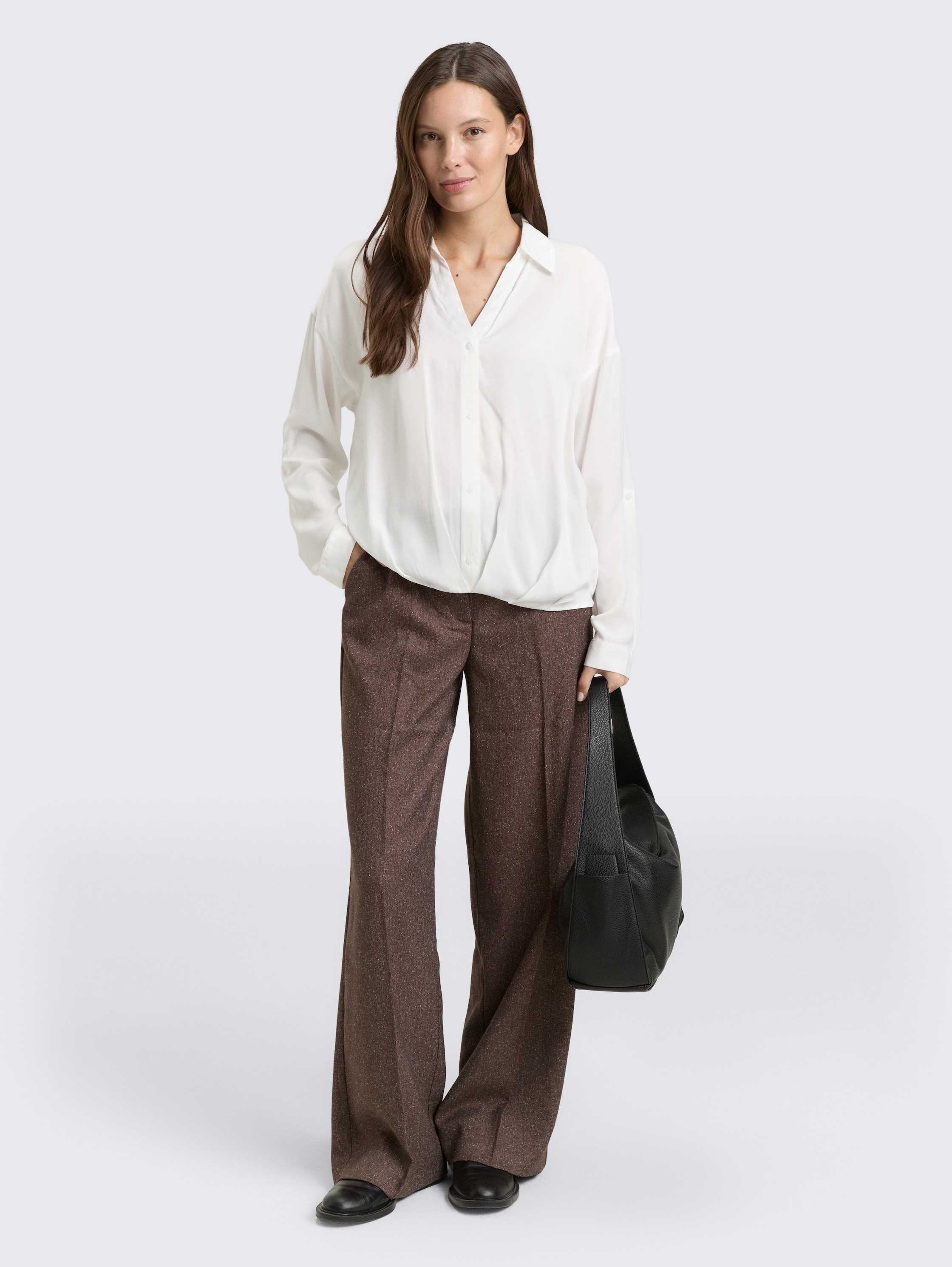 Chemisier oversize en satin avec revers - Whisper White - Vue de face du modèle