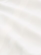 Oversized Satinbluse mit Turn-up-Funktion - Whisper White - Material-Ansicht