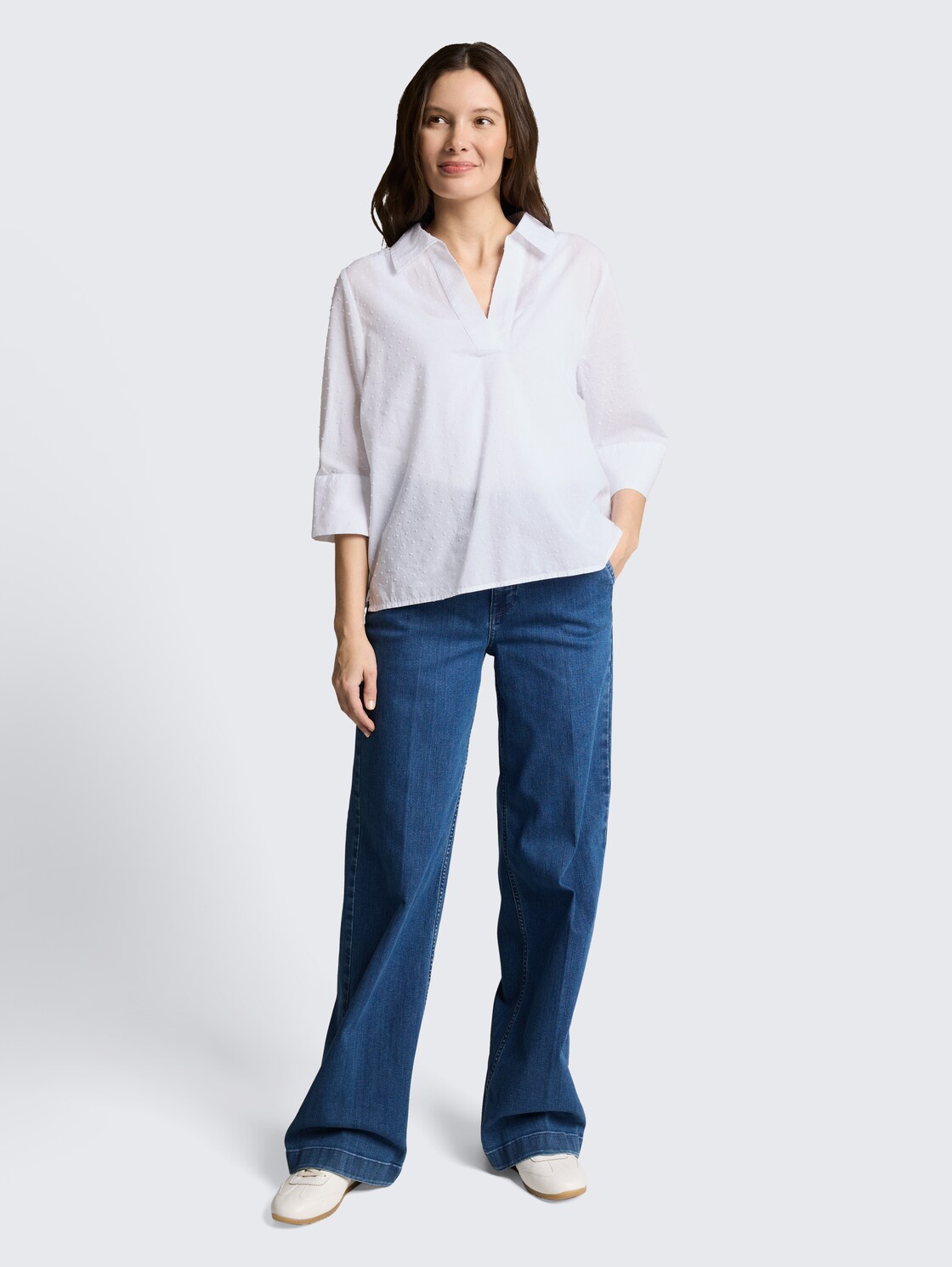 Loose Fit Bluse mit Stickerei - white dobby - Model-Vorderansicht