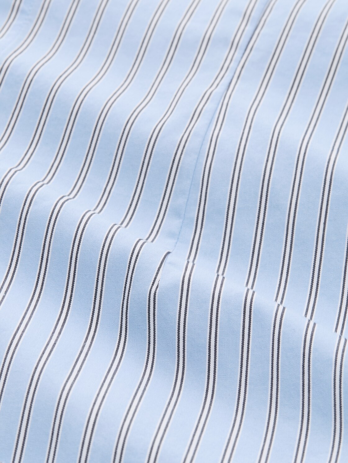 Fitted Popeline Hemdbluse - blue white poplin stripe - Material-Ansicht