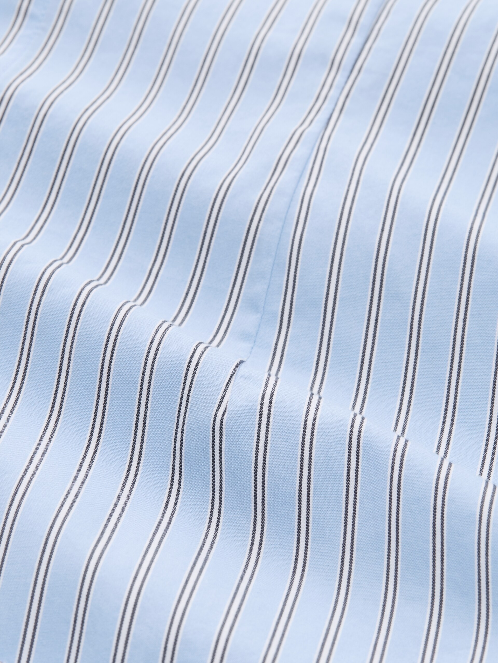 Fitted Popeline Hemdbluse - blue white poplin stripe - Material-Ansicht