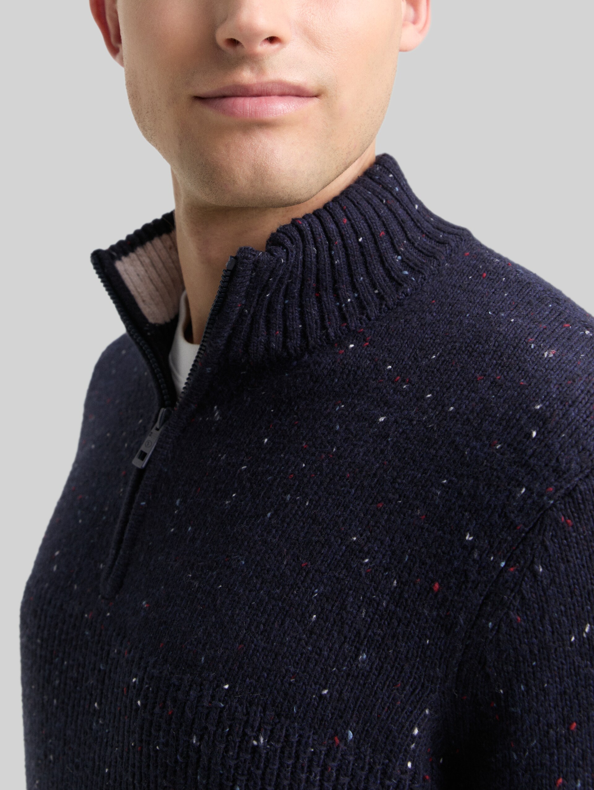 Troyer knitted jumper with mixed textures - navy melange multi neps - Detail model view