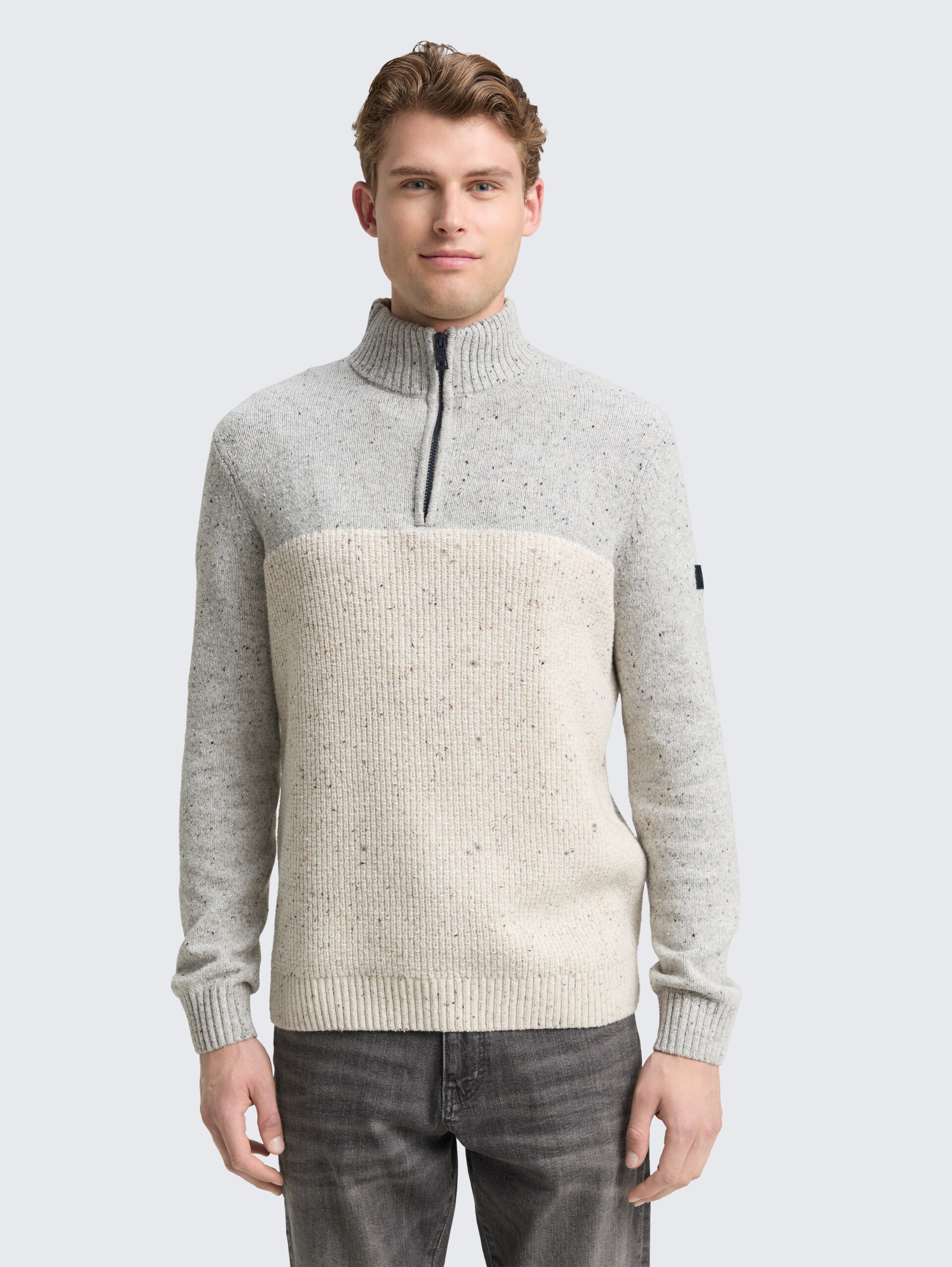 Troyer Strickpullover mit Strukturmix - grey offwhite nep colorblock - Ausschnitt Model-Vorderansicht