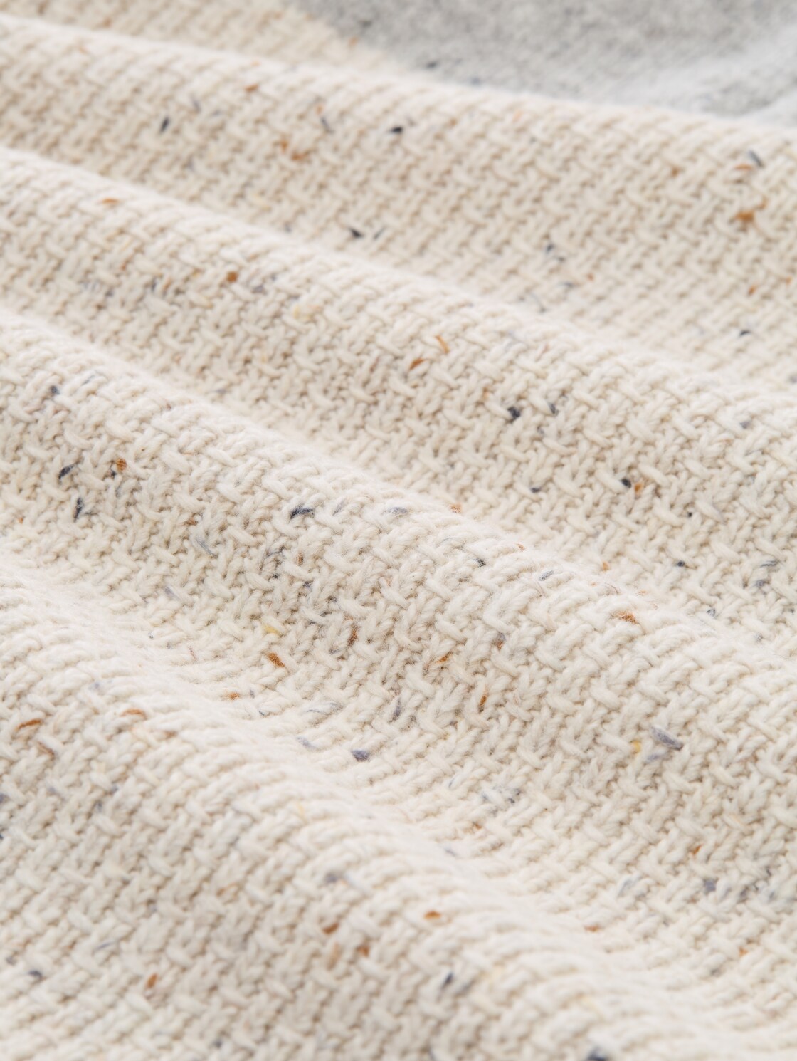 Troyer Strickpullover mit Strukturmix - grey offwhite nep colorblock - Material-Ansicht