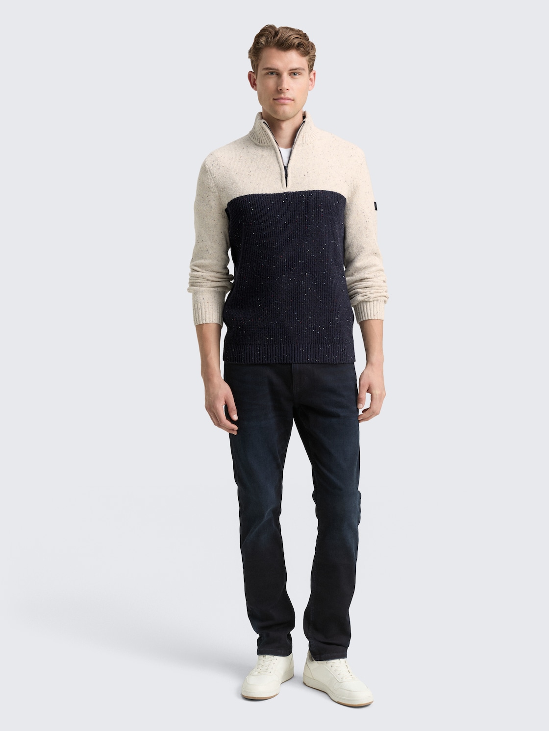 Troyer Strickpullover mit Strukturmix - offwhite navy color block - Model-Vorderansicht
