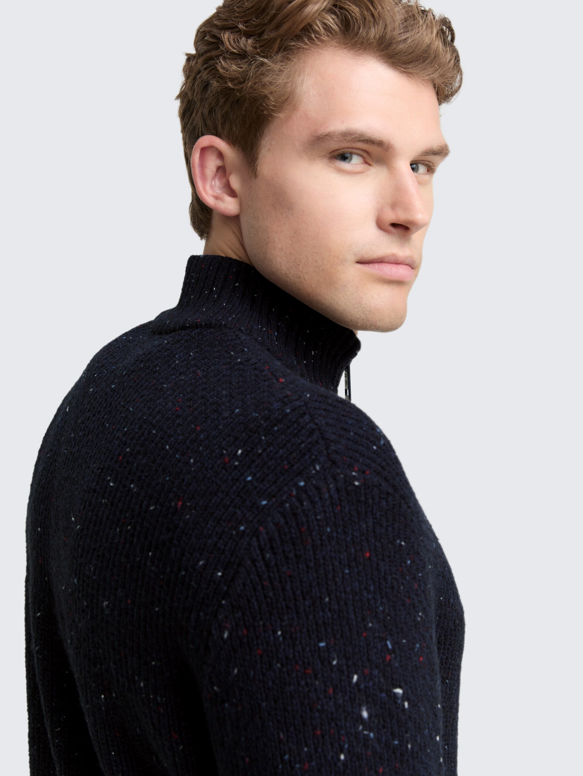 Strickjacke mit Strukturmix - navy melange multi neps - Detail-Model-Ansicht