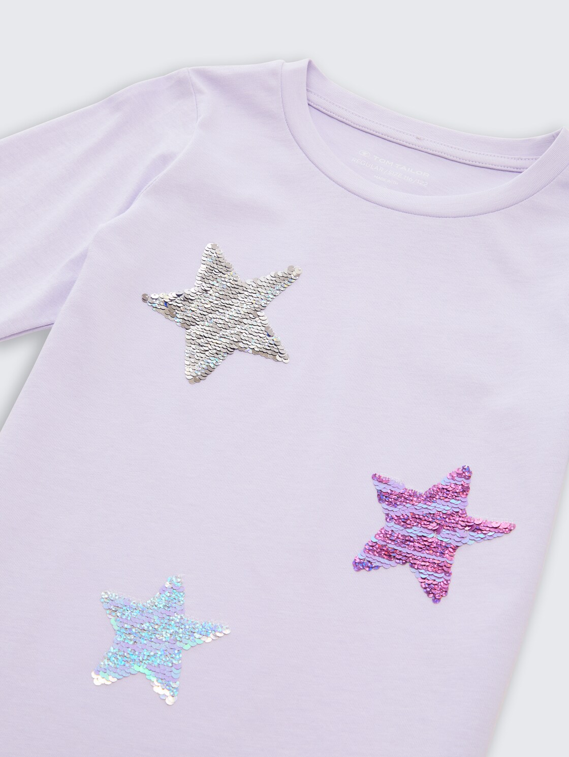 Langarmshirt mit Wendepailletten - light lavender - Detail-Model-Ansicht