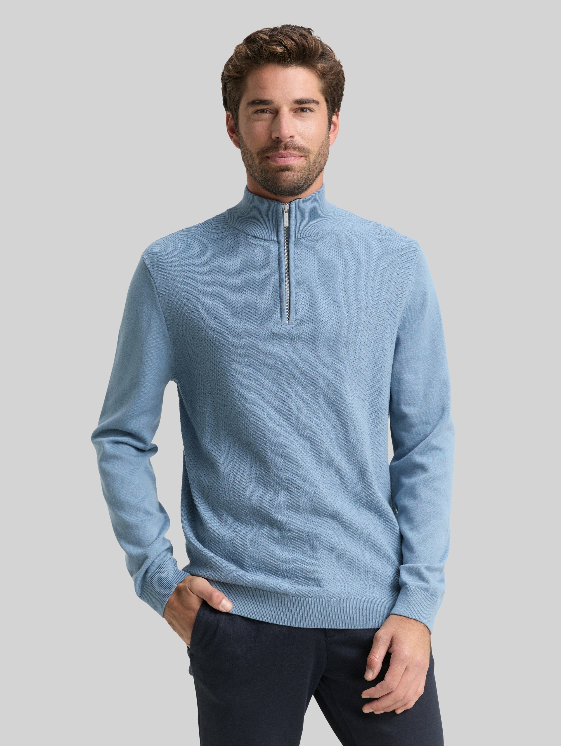 Troyer knit jumper with herringbone texture - faded denim blue - Neckline model front view