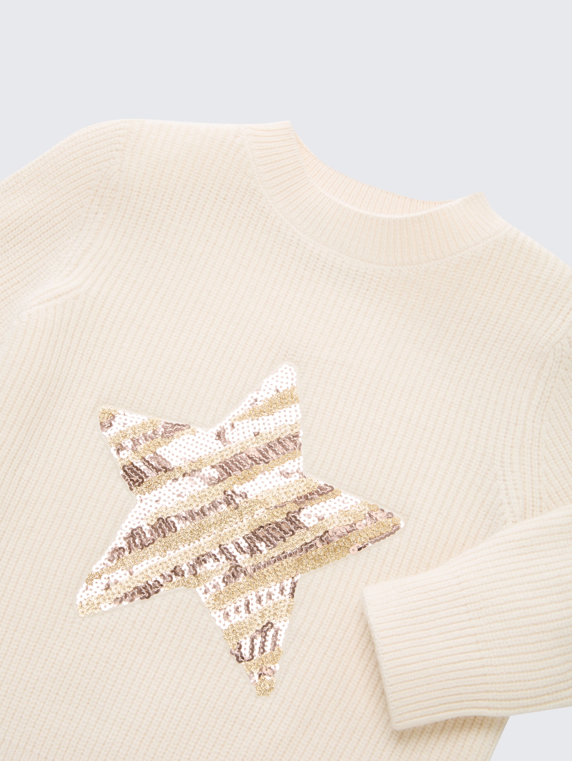 Cropped Strickpullover mit Wendepailletten - vintage beige - Detail-Model-Ansicht